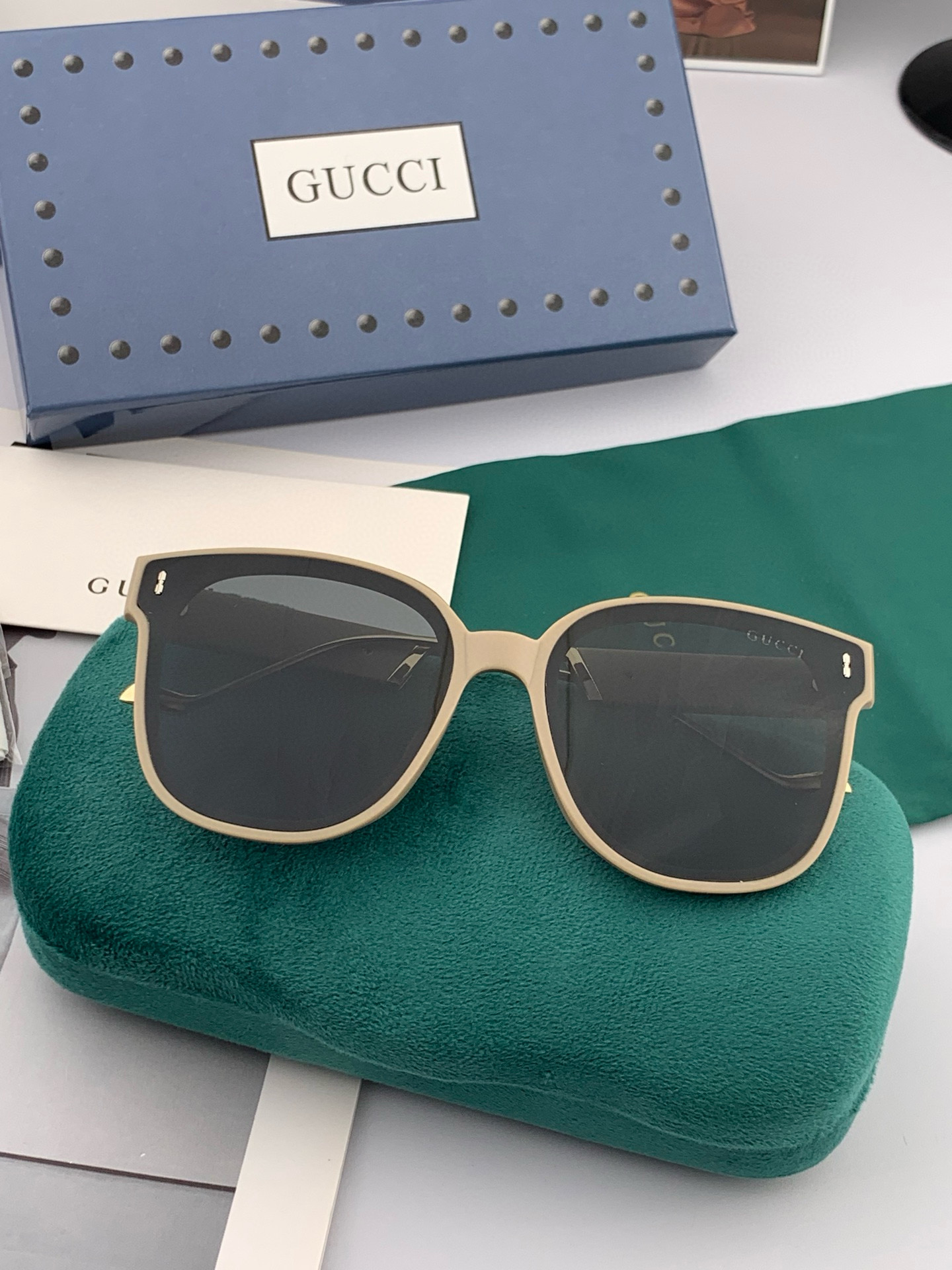 🔺 【GUCCI】2025开春新款 潮流爆款 时尚方框太阳镜 高品质 佩戴舒适 网红潮款墨镜 型号：G7