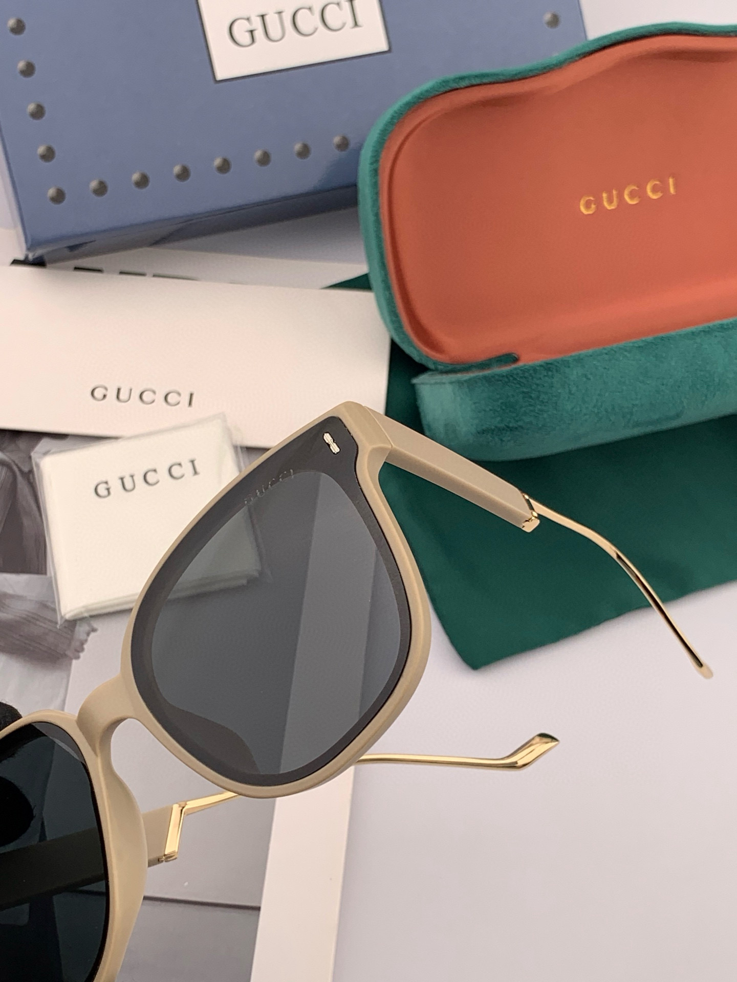 🔺 【GUCCI】2025开春新款 潮流爆款 时尚方框太阳镜 高品质 佩戴舒适 网红潮款墨镜 型号：G7
