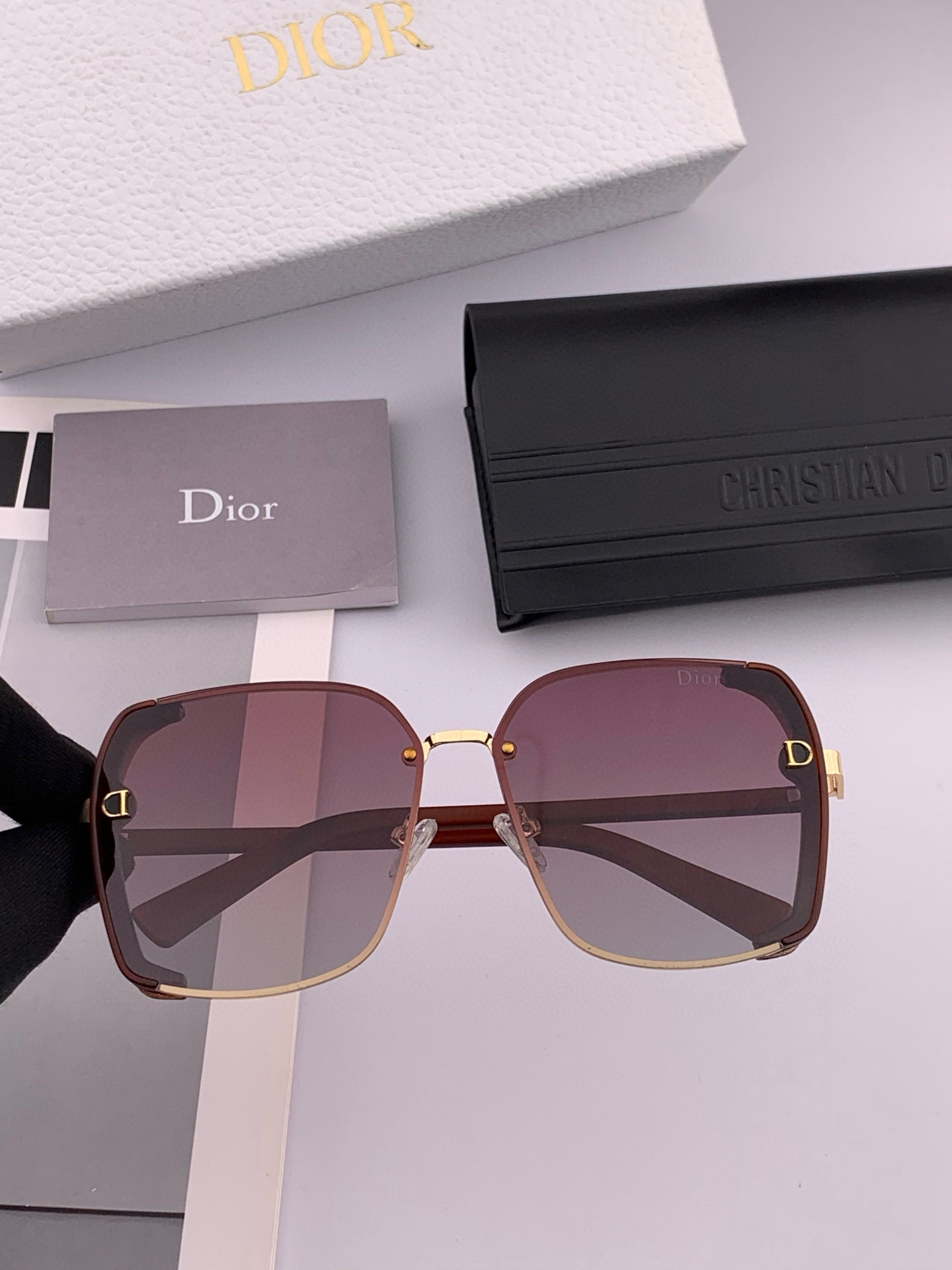  🔺 【DIOR-迪奥偏光太阳镜】2025开春新款 潮流爆款 时尚方框偏光太阳镜 高品质 佩戴舒适 网红