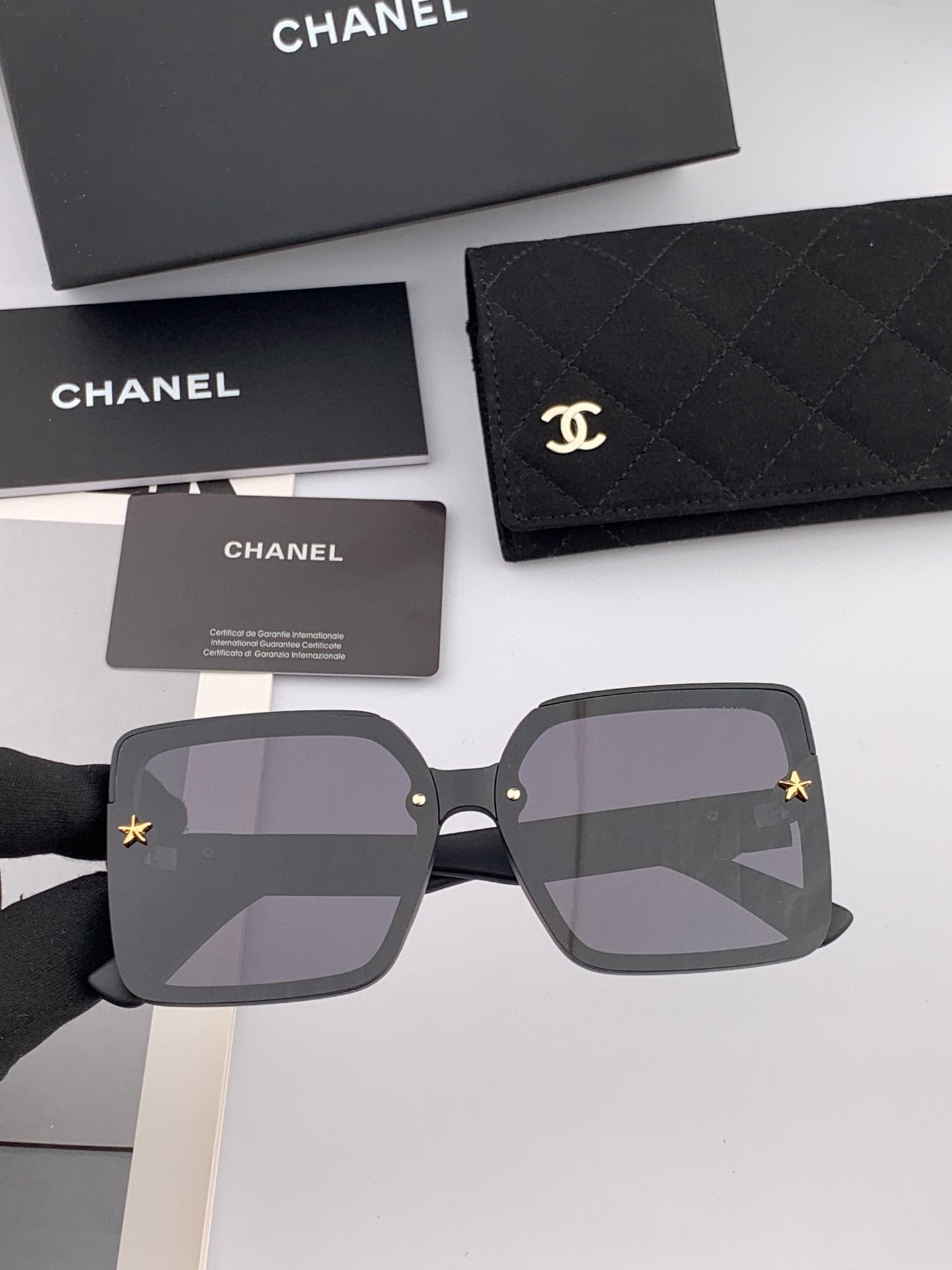 【CHANEL】香奈儿 2025新款潮流爆款 时尚方框太阳镜 佩戴舒适 网红潮款墨镜  女士高清加厚偏光