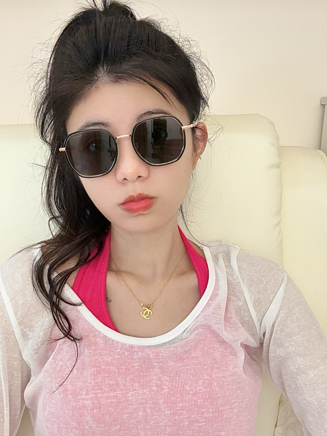   超好看 潮酷【GUCCI】古驰 新款款太阳镜以独特魅力和前卫风格诠释春夏最新眼镜，以方框设计两边经典