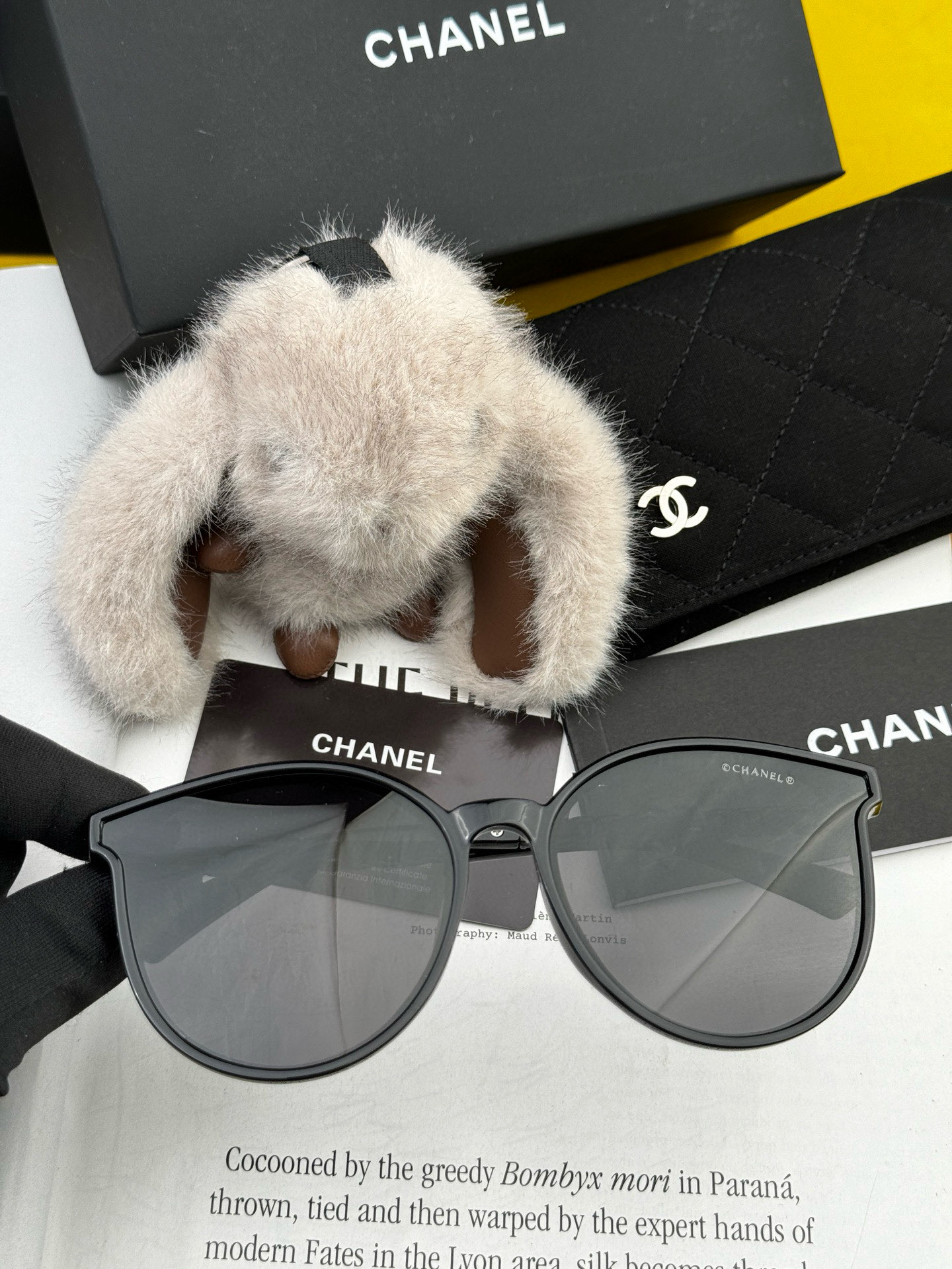  【CHANEL】香奈儿 2025新款潮流爆款 时尚方框太阳镜 佩戴舒适 网红潮款墨镜  女士高清加厚偏