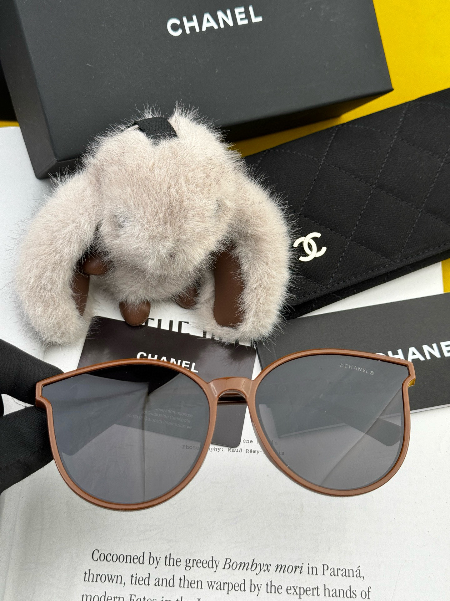  【CHANEL】香奈儿 2025新款潮流爆款 时尚方框太阳镜 佩戴舒适 网红潮款墨镜  女士高清加厚偏