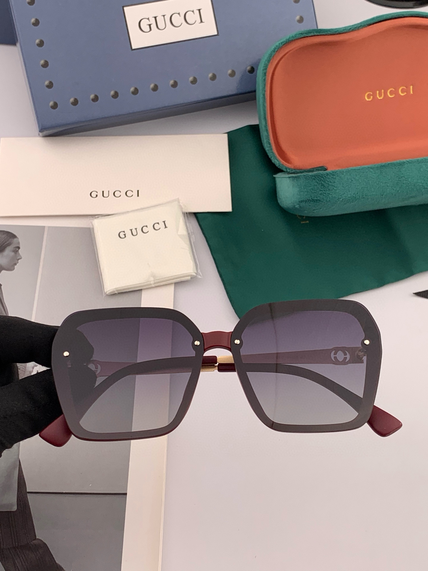  2025新款！新款出货！
女士高清加厚偏光太阳镜🕶️ 🎉💍新款GUCCI偏光太阳镜得意开车驾驶镜时尚墨