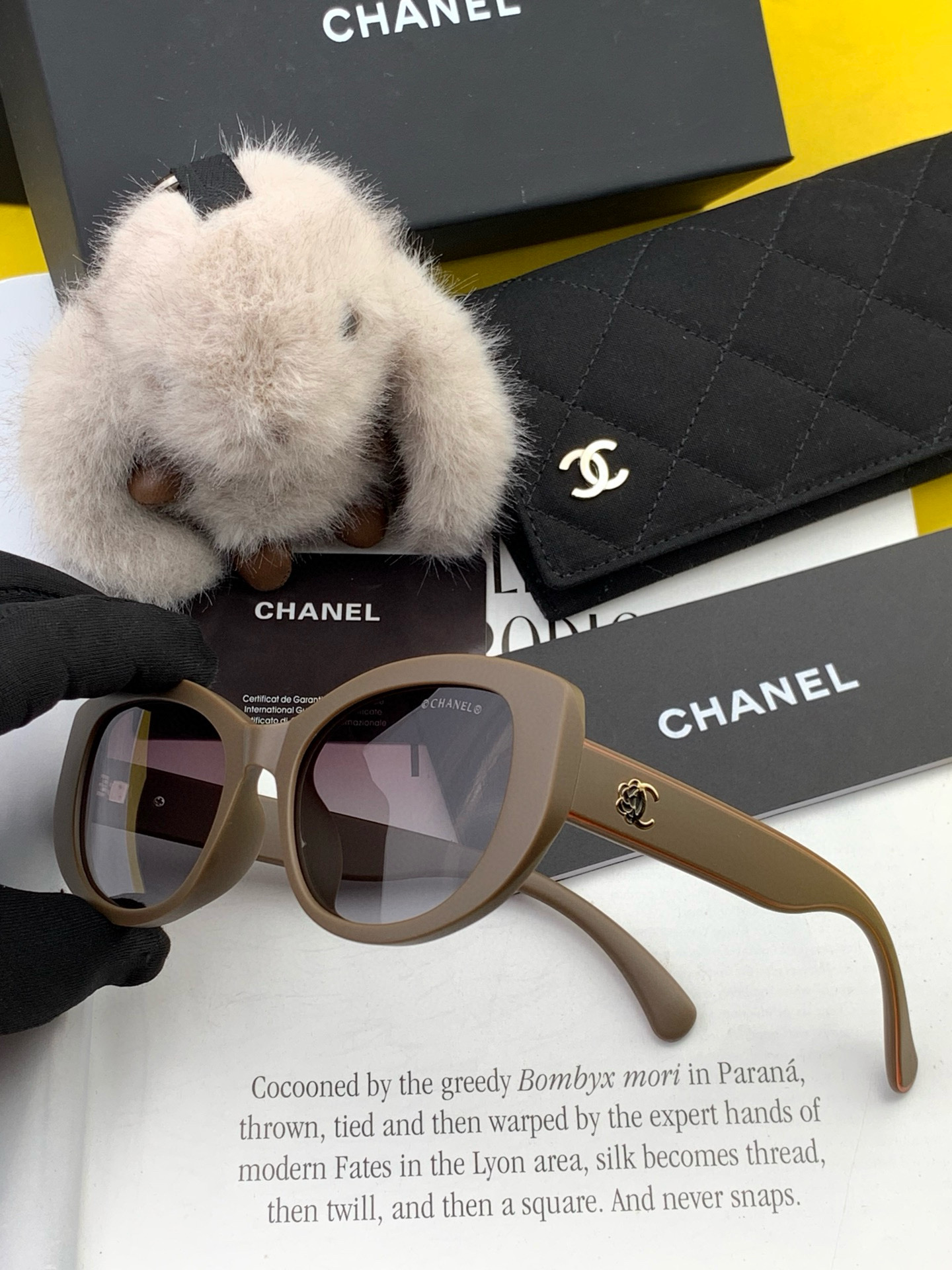  【CHANEL】香奈儿 2025新款潮流爆款 时尚圆框太阳镜 佩戴舒适 网红潮款墨镜  女士高清加厚偏