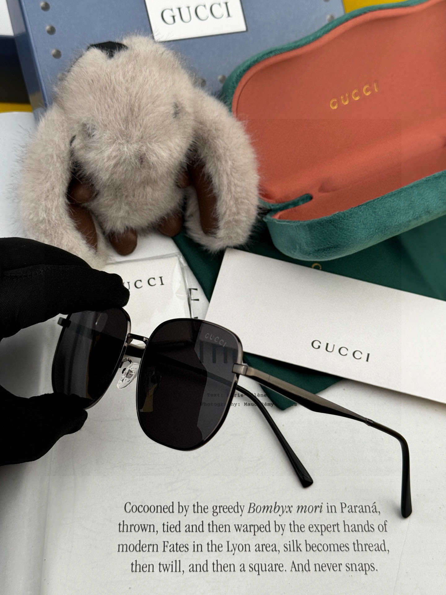   Gucci 。  高品质男女款墨镜   👍 进口宝丽来偏光镜片  。蛤蟆镜 开车钓鱼都可 。百搭显瘦