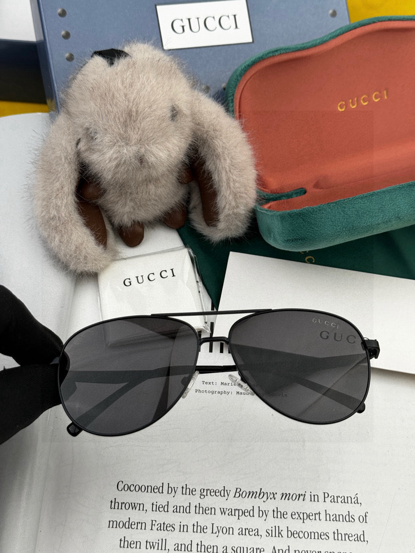   Gucci 。  高品质男女款墨镜   👍 进口宝丽来偏光镜片  。蛤蟆镜 开车钓鱼都可 。百搭显瘦