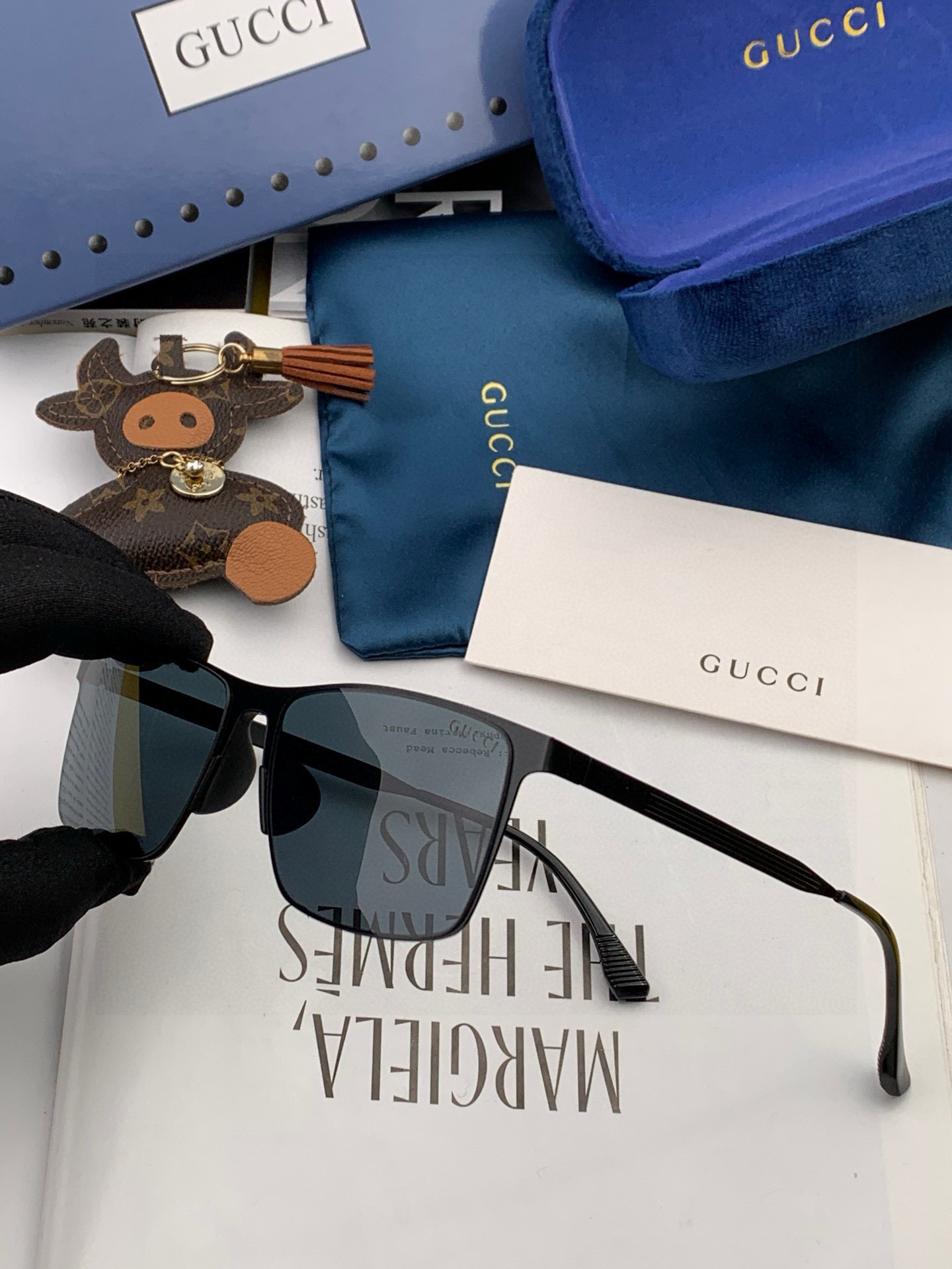        GUCCI 男款炫彩飞行员偏光太阳镜 ❤️材质：高清尼龙加厚卡槽高清偏光镜片 🌹无边框镜架