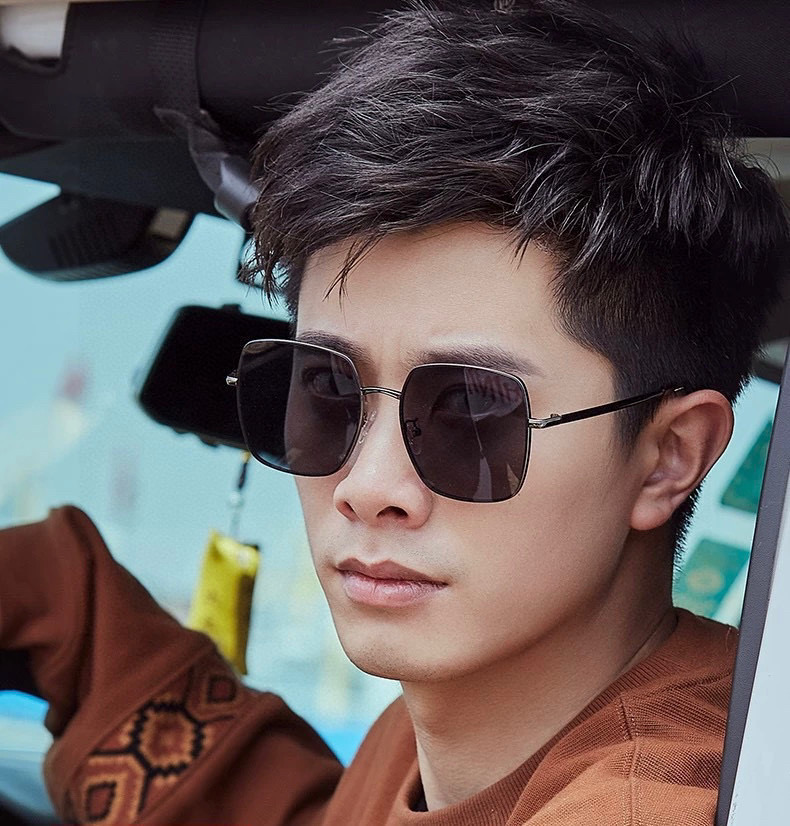        GUCCI 男款炫彩飞行员偏光太阳镜 ❤️材质：高清尼龙加厚卡槽高清偏光镜片 🌹无边框镜架