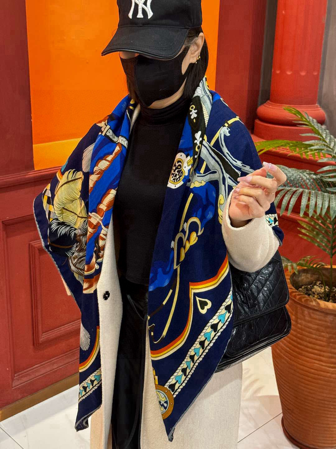 【双面同色】原单爱马仕140cm丝绒方巾💕 甜蜜的鞍具,装饰家芳登和佩西耶设计的一款餐盘增添骑士般的浪