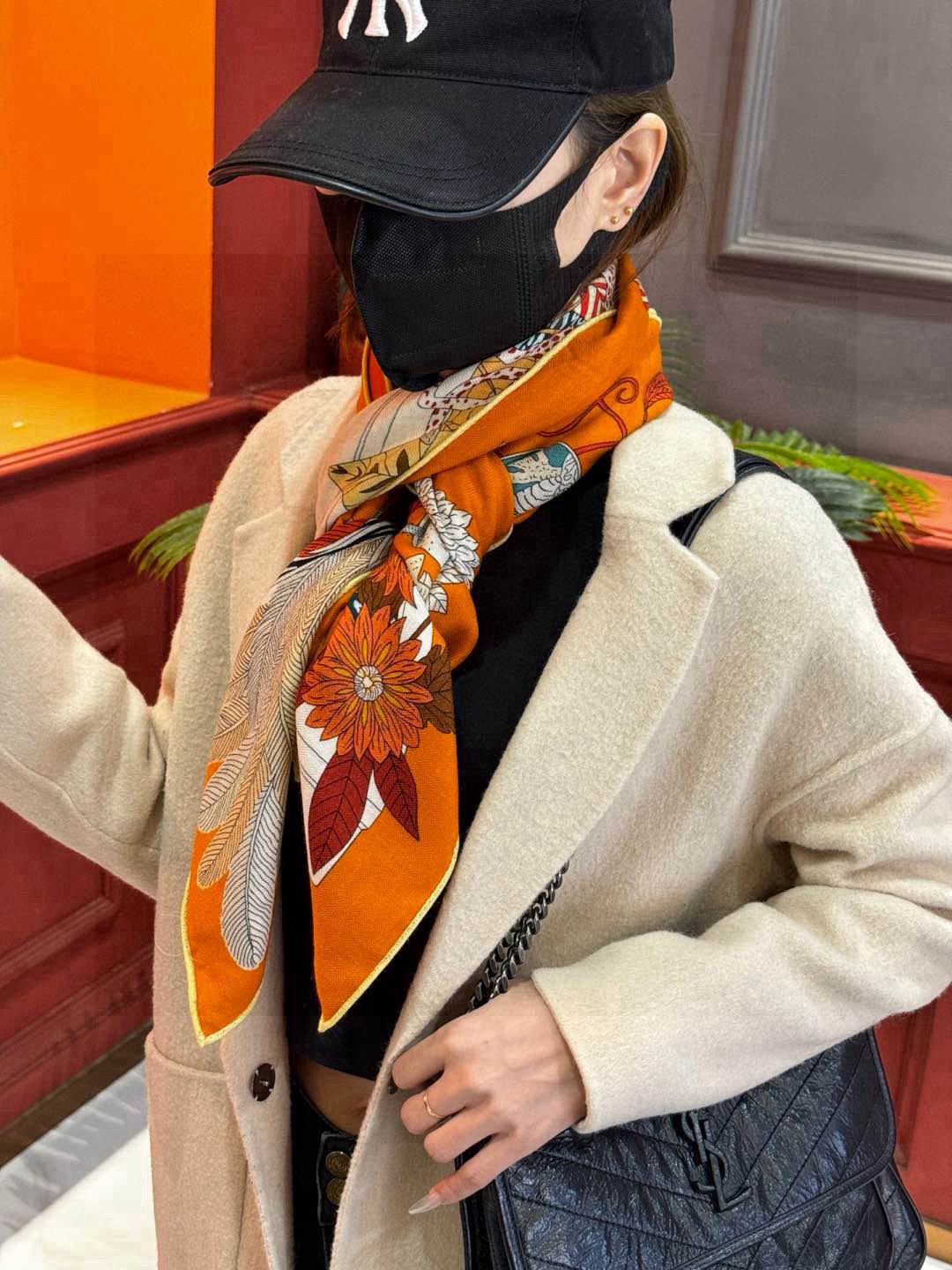  羊绒新款🆕👏买了都说好看‼️推荐💕爱马仕双面同色羊绒方巾，【奇珍乐园双面同色140】顶级工艺超值‼️爱