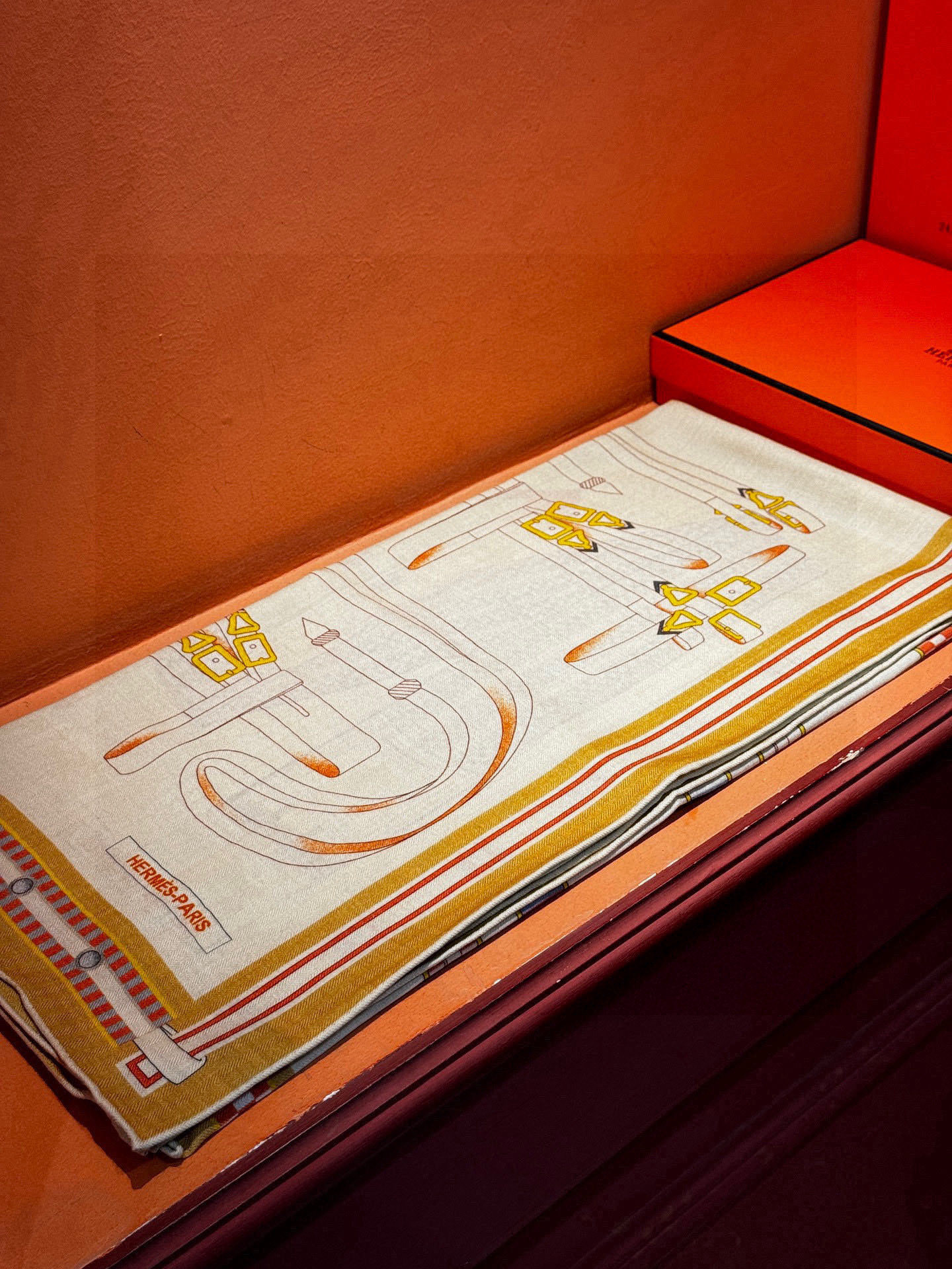 ❄️【双面同色】原单爱马仕140cm丝绒方巾💕 《马术密匙》,十九世纪的商品图录汇集了手工匠们的系列产品