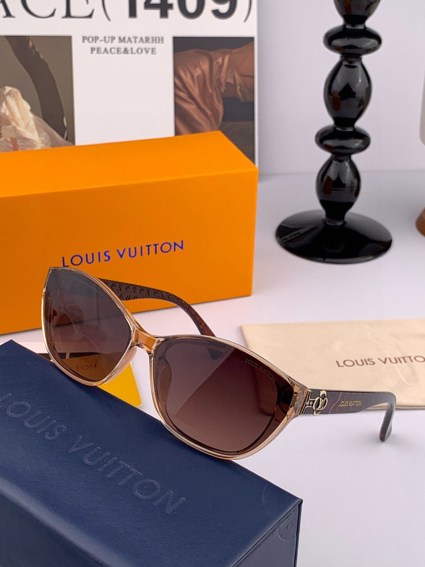  LV 2025年开春新款  潮流爆款 时尚方框太阳镜 高品质 佩戴舒适 网红潮款墨镜 型号L2552