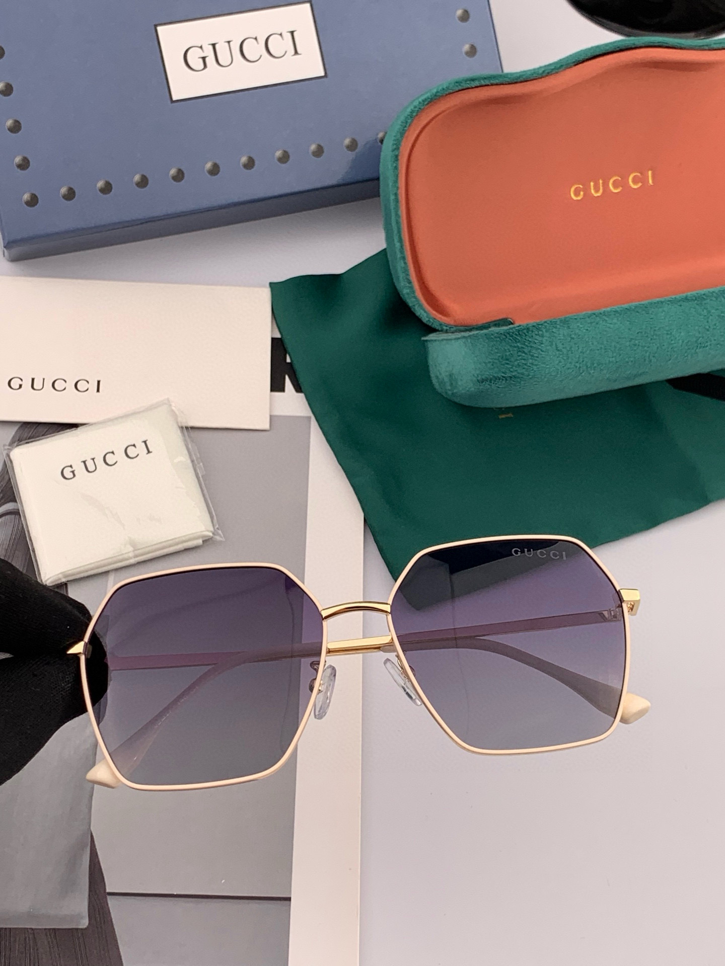   🔺 Gucci 🔻2025官方新款 众多明星同款色‼️‼️新款大框偏光墨镜 🌈🌈宝丽来超清加厚太阳镜
