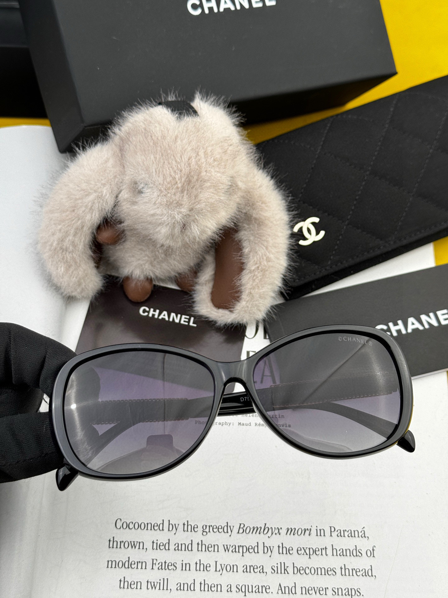  【CHANEL】香奈儿 2025新款山茶花潮流爆款 时尚圆框高清偏光太阳镜 佩戴舒适 网红潮款墨镜  
