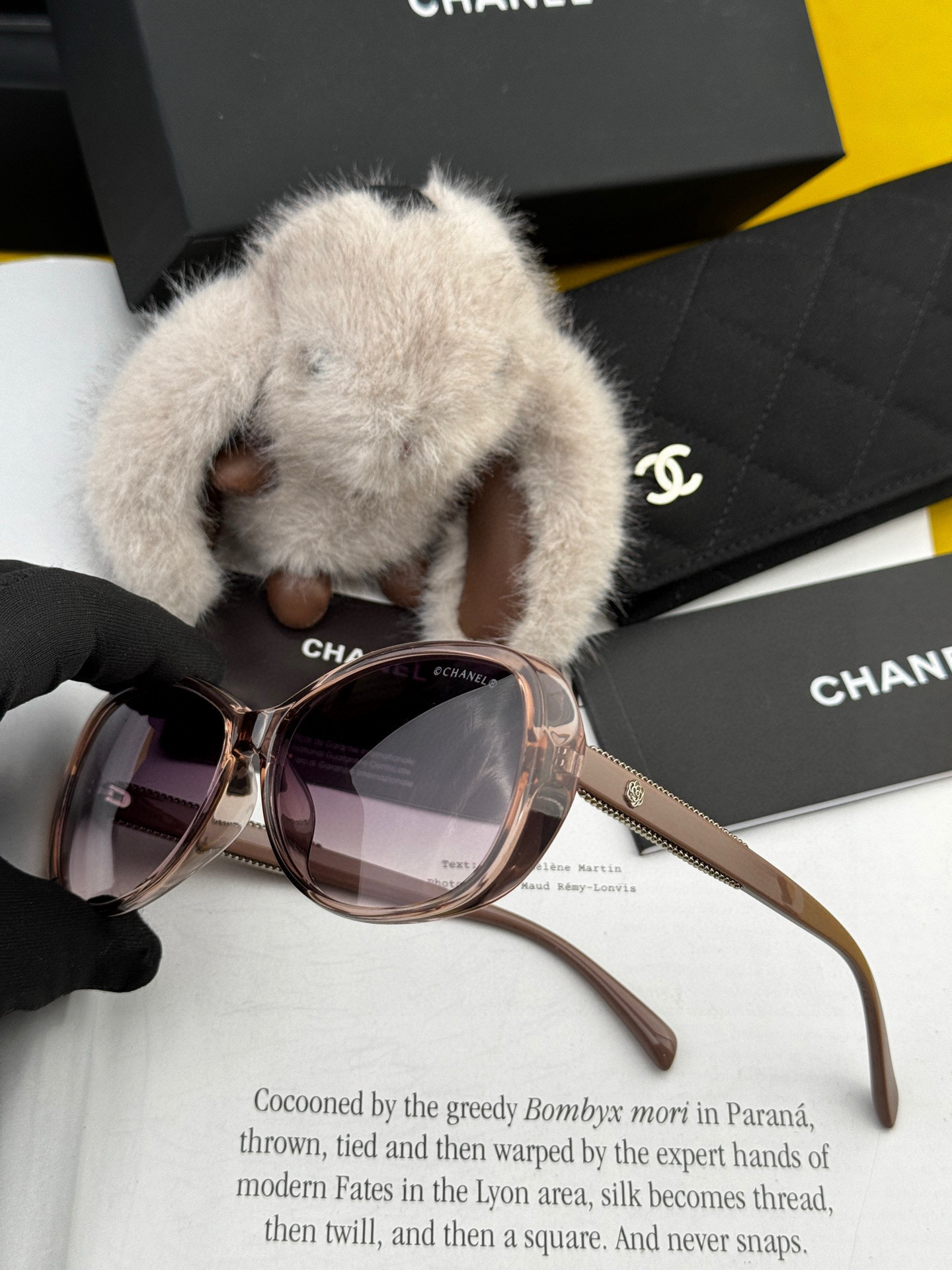  【CHANEL】香奈儿 2025新款山茶花潮流爆款 时尚圆框高清偏光太阳镜 佩戴舒适 网红潮款墨镜  