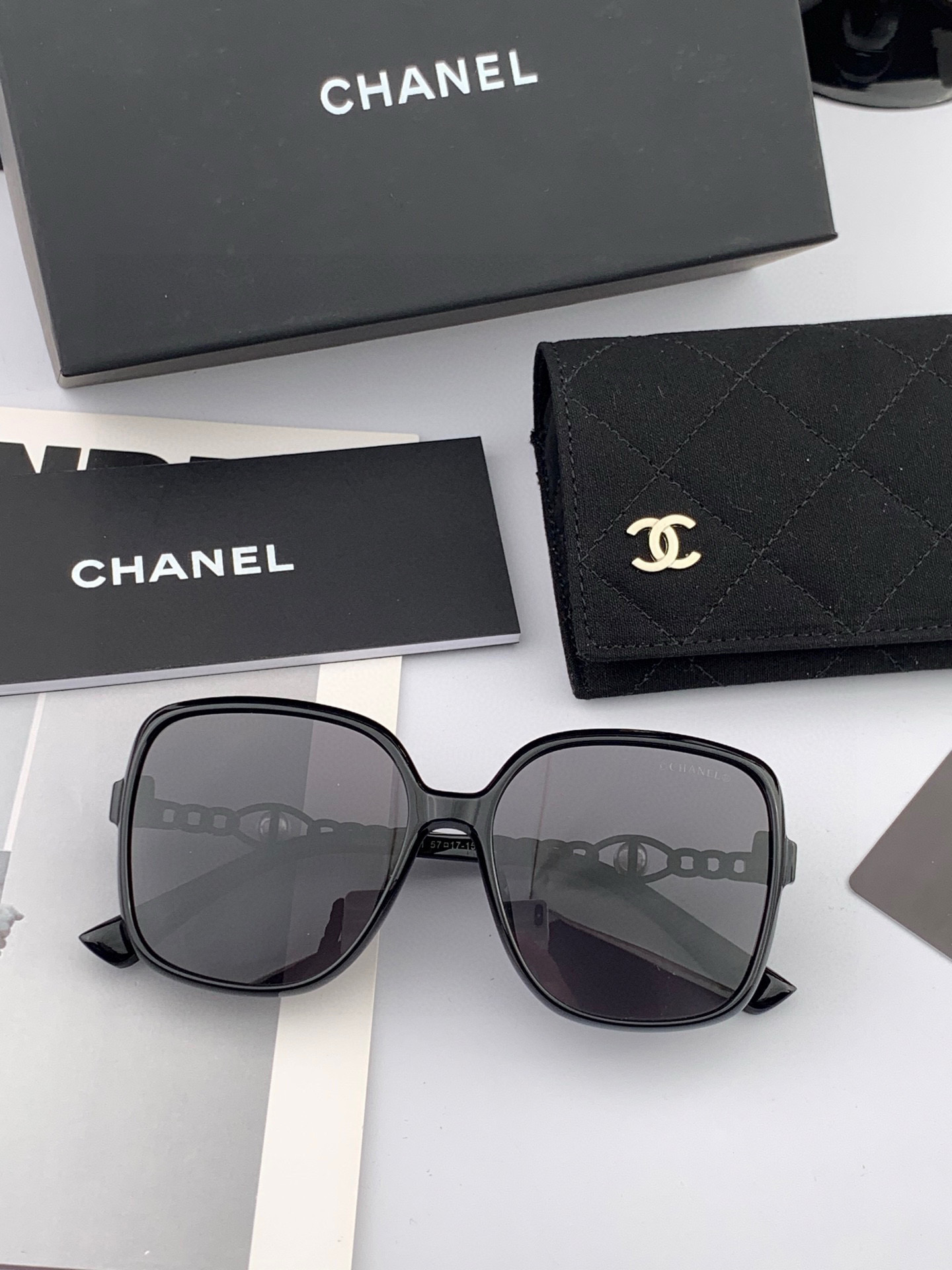🔺CHANEL🔻2025官方早春新款，众多明星同款色香奈儿‼️‼️新款珍珠大框偏光墨镜 ，🌈🌈宝丽来超清
