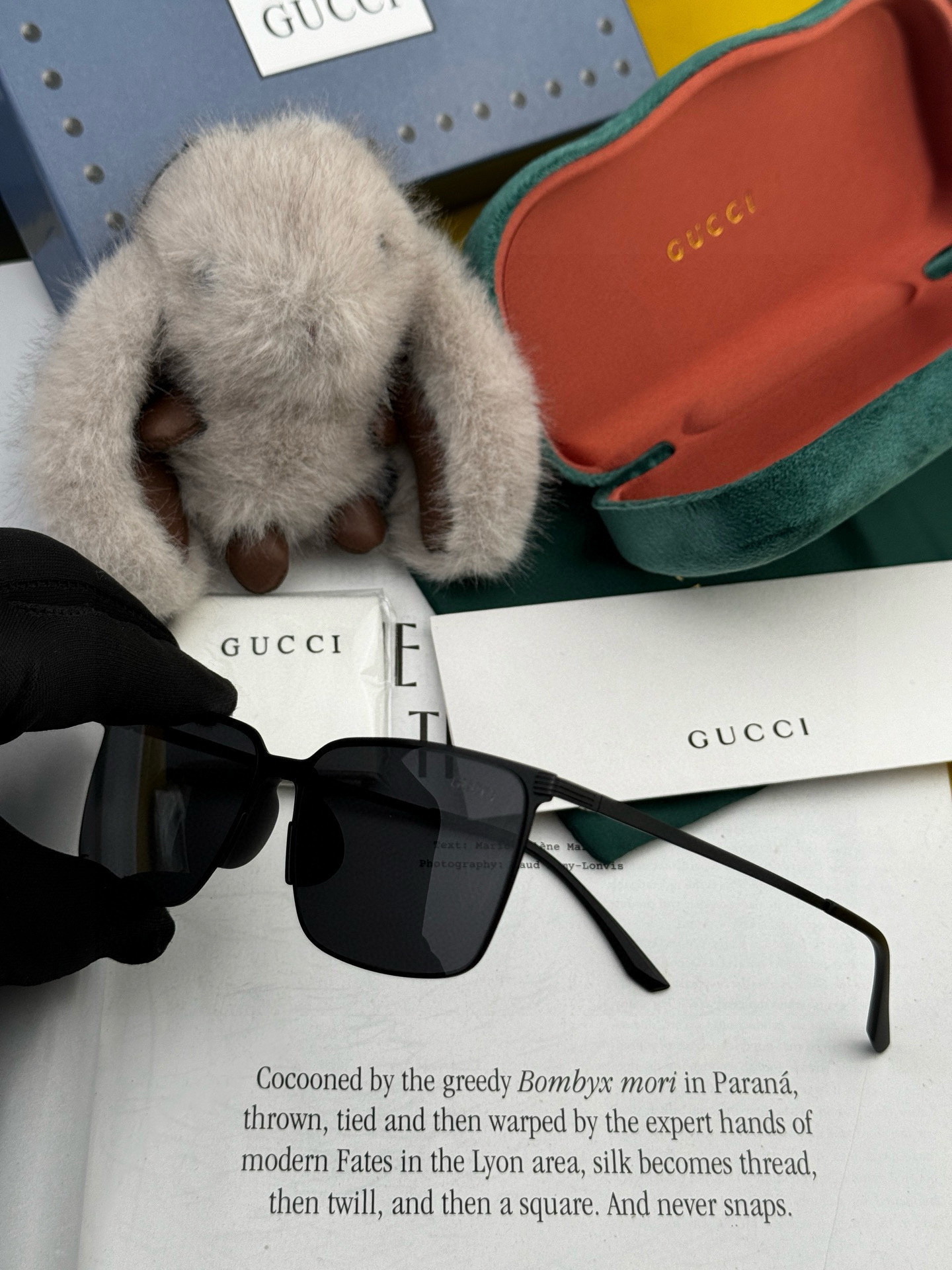         GUCCI 男款炫彩飞行员偏光太阳镜 ❤️材质：高清尼龙加厚卡槽高清偏光镜片 🌹无边框镜