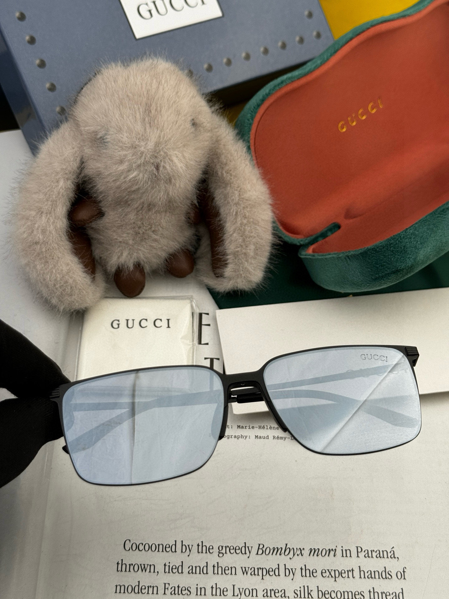         GUCCI 男款炫彩飞行员偏光太阳镜 ❤️材质：高清尼龙加厚卡槽高清偏光镜片 🌹无边框镜