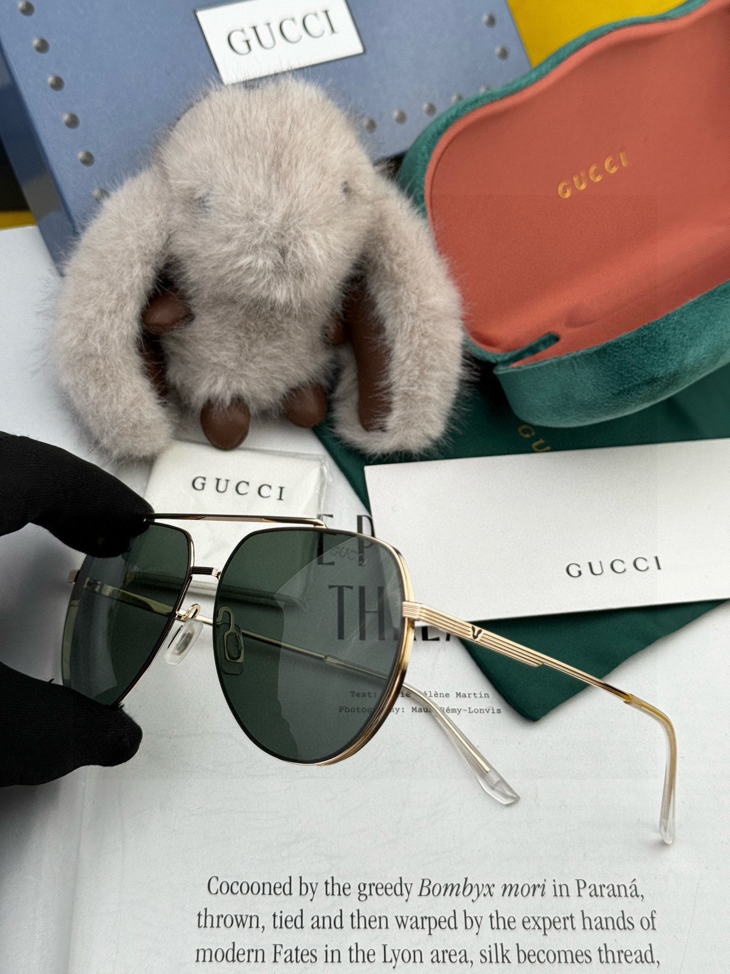         GUCCI 男款炫彩飞行员偏光太阳镜 ❤️材质：高清尼龙加厚卡槽高清偏光镜片 🌹无边框镜
