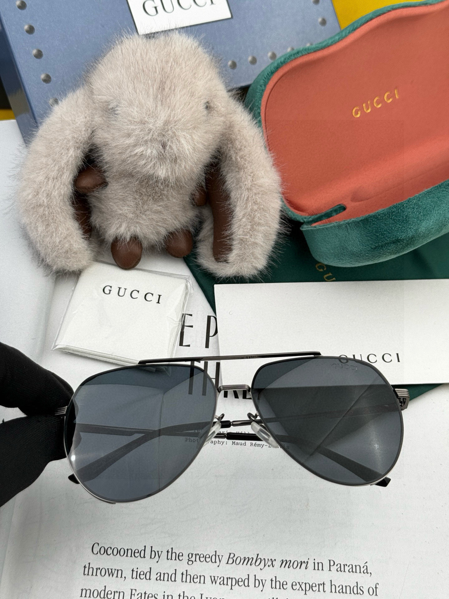         GUCCI 男款炫彩飞行员偏光太阳镜 ❤️材质：高清尼龙加厚卡槽高清偏光镜片 🌹无边框镜
