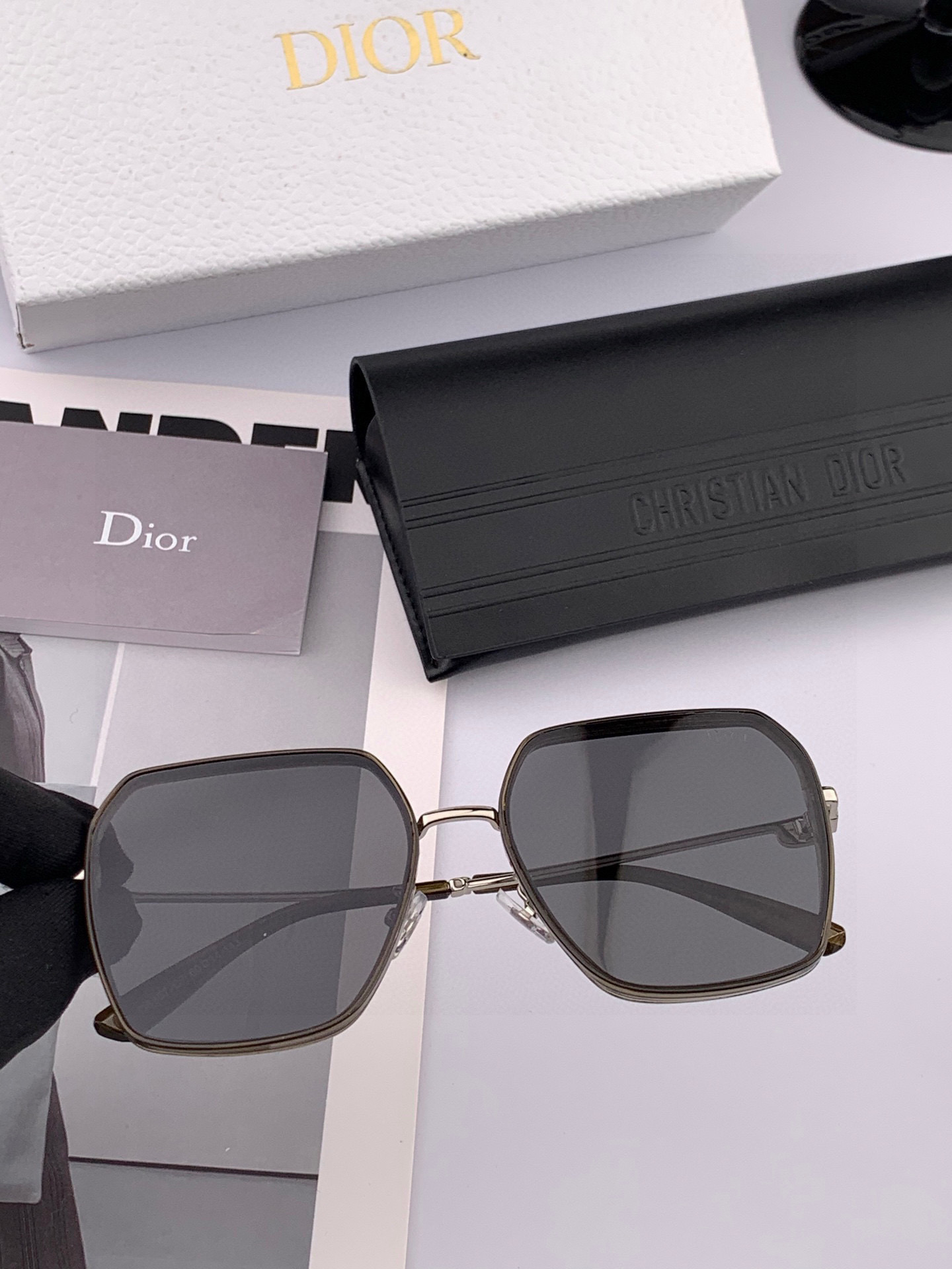  🔺 【DIOR-迪奥】2025开春新款 潮流爆款 时尚尼龙偏光太阳镜 高品质 佩戴舒适 网红潮款墨镜 