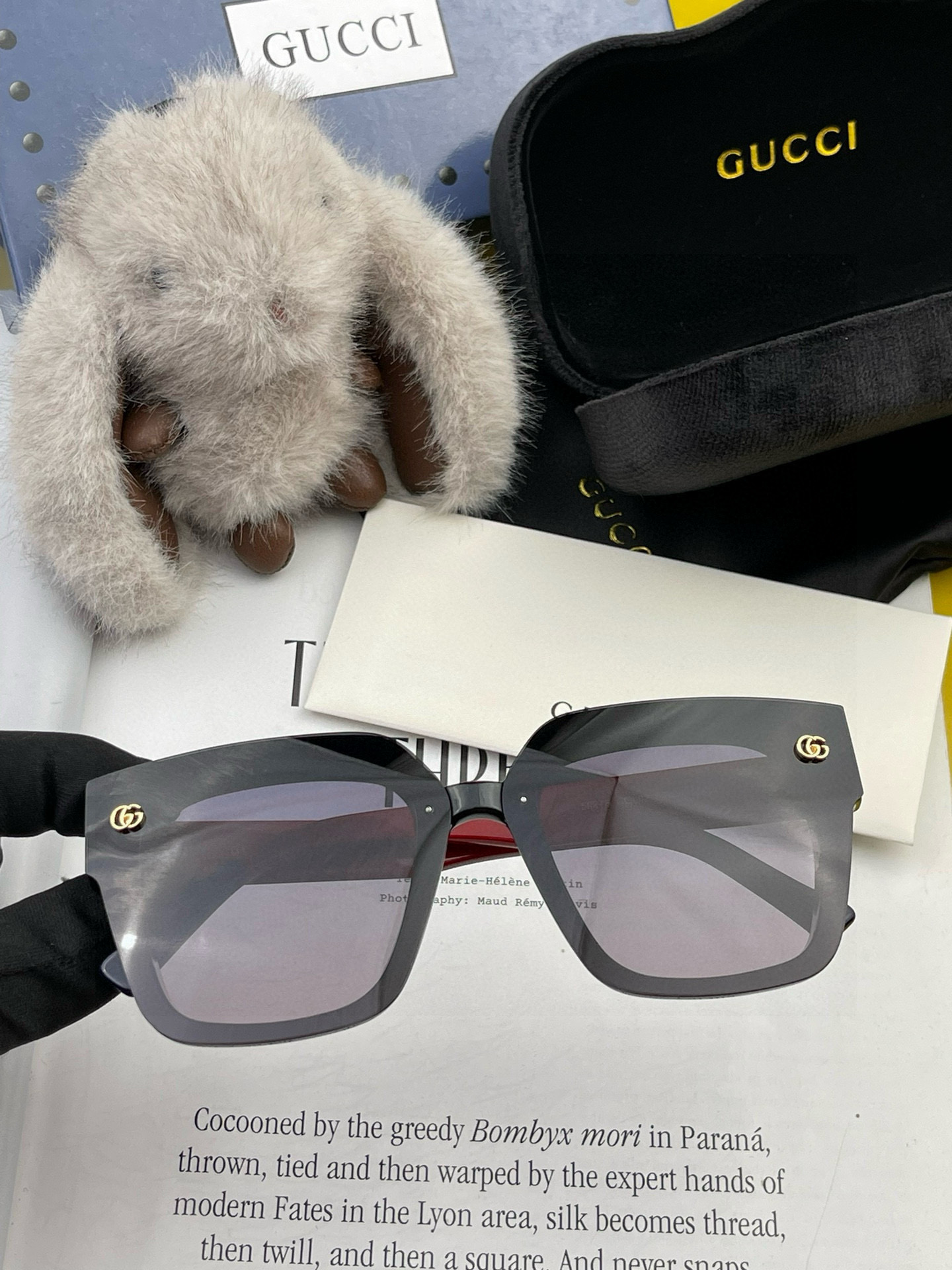    【TR偏光系列】Gucci   经典的方框设计，不挑脸型，无论搭配大衣还是连衣裙都非常显气质偏光镜