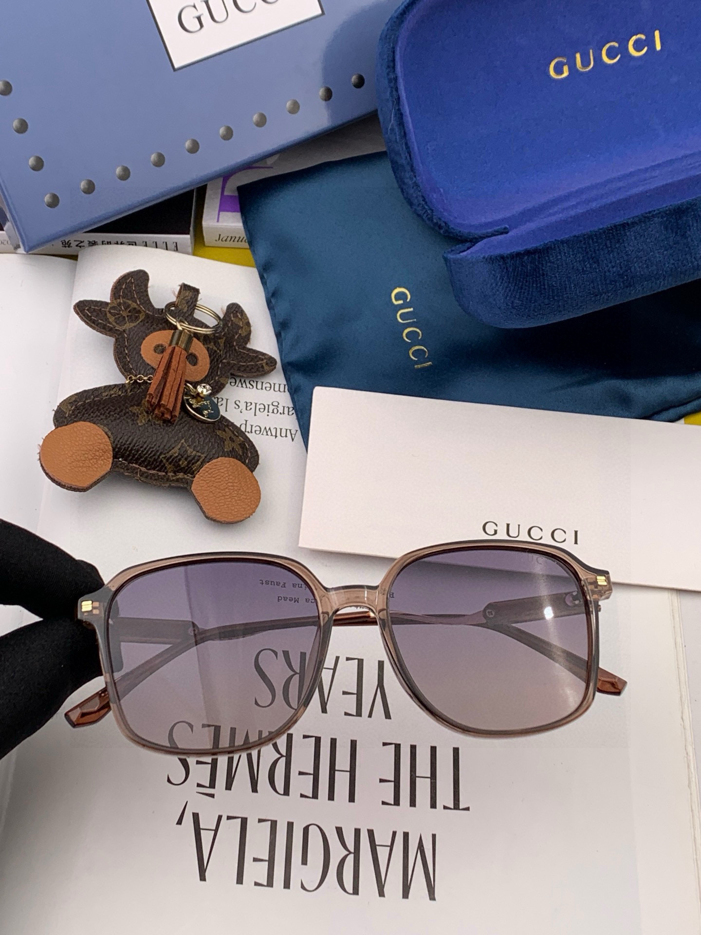   GUCCI 2025开春新款太阳镜 各路网红纷纷带起气场满分‼️ 俏皮甜美.上脸效果更佳.金属质感超