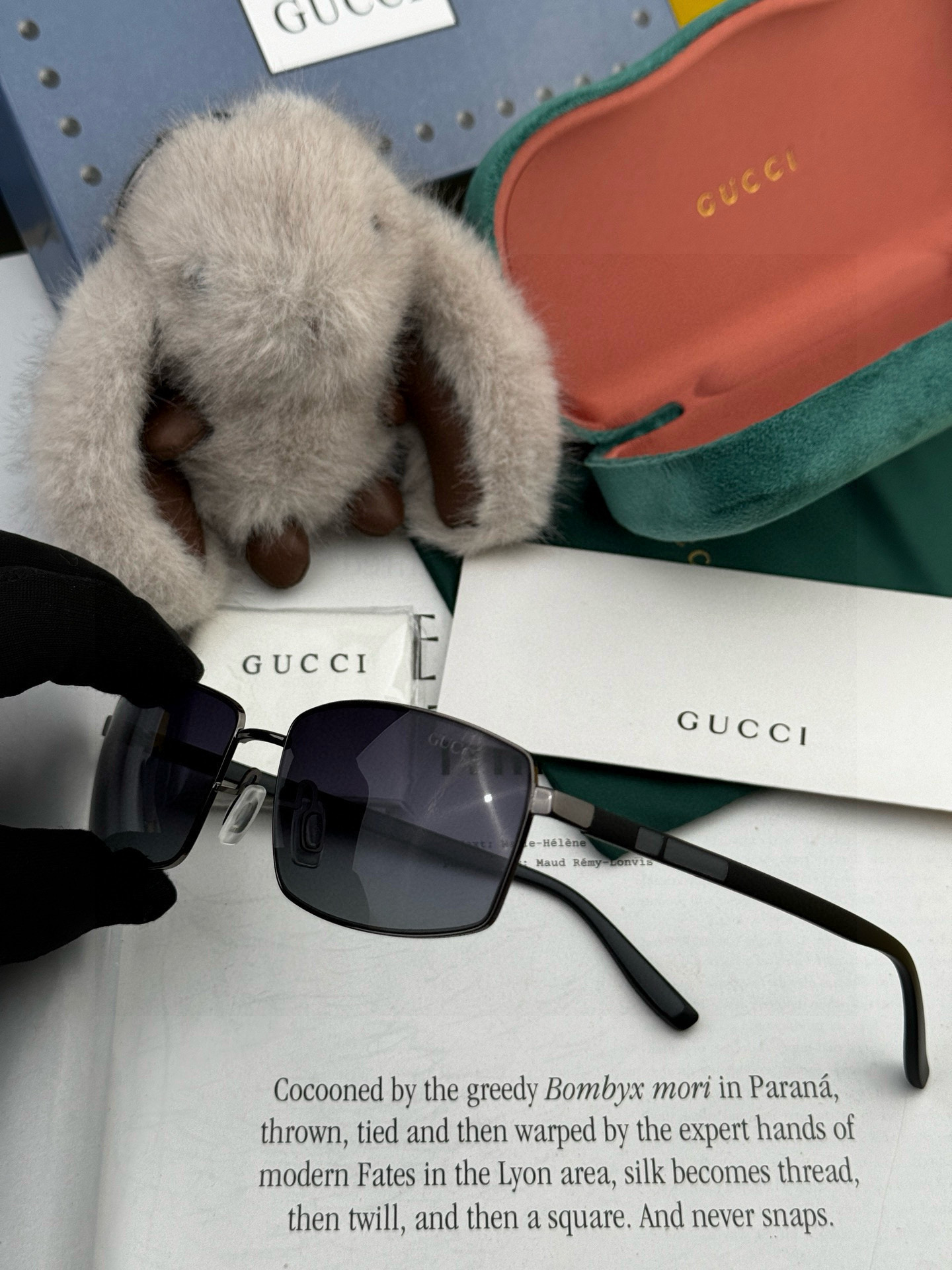         GUCCI 男款炫彩飞行员偏光太阳镜 ❤️材质：高清尼龙加厚卡槽高清偏光镜片 🌹无边框镜