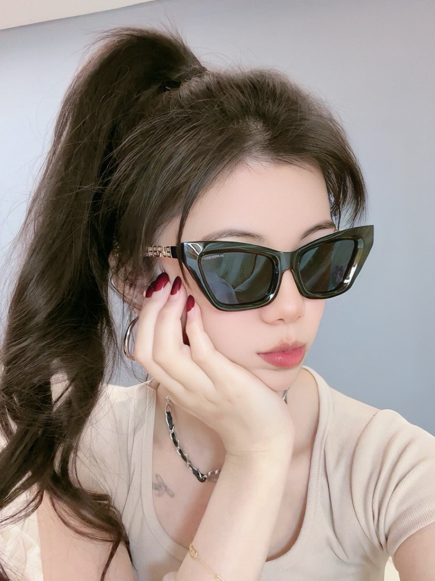 NO:360171,Original shipment Burberry Internet celebrity super popular classic luxury global style [strong] [cool] [kiss] Fashion square frame sunglasses [satisfaction] Extraordinary temperament Classic large frame style sunglasses [basketball] Top quality Luxury logo Genuine board quality Model B86900 glasses sunglasses, glasses, burberry19860909原版出货 巴宝莉网红超爆款经典奢华全球风[强][酷][亲亲] 时尚方框太阳镜[得意] 气质非凡 经典大框款式太阳眼镜[篮球] 顶级品质 奢华logo 正版板材质量 型号B86900眼镜墨镜太阳镜,眼镜,burberry,glasses