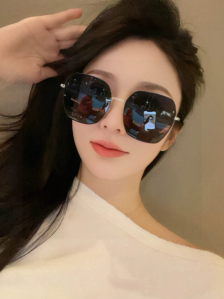 NO:360269,【GUCCI-Polarized Sunglasses】2025 Spring New Model Fashion Hot Fashionable Round Frame Polarized Sunglasses High Quality Comfortable Wear Internet celebrity trendy sunglasses Women's HD Polarized Sunglasses High Quality TR Frame Model G0642 Glasses Sunglasses, Glasses, gucci19860909【GUCCI-偏光太阳镜】2025开春新款 潮流爆款 时尚圆框偏光太阳镜 高品质 佩戴舒适 网红潮款墨镜 女士高清偏光太阳镜 高品质TR镜框 型号G0642眼镜墨镜太阳镜,眼镜,gucci,glasses