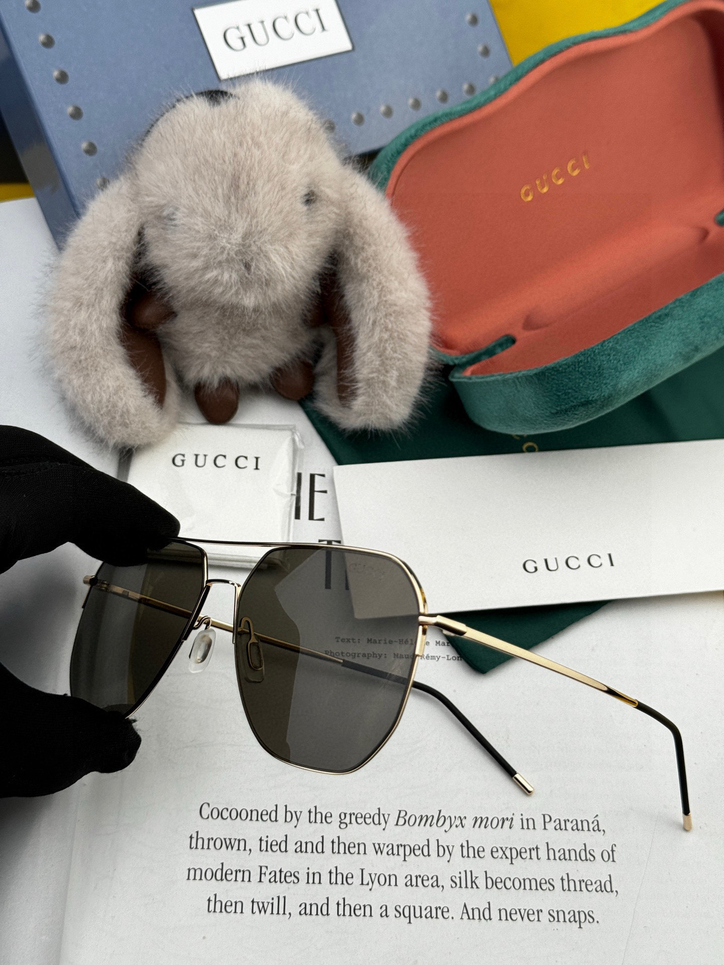         GUCCI 男款炫彩飞行员偏光太阳镜 ❤️材质：高清尼龙加厚卡槽高清偏光镜片 🌹无边框镜