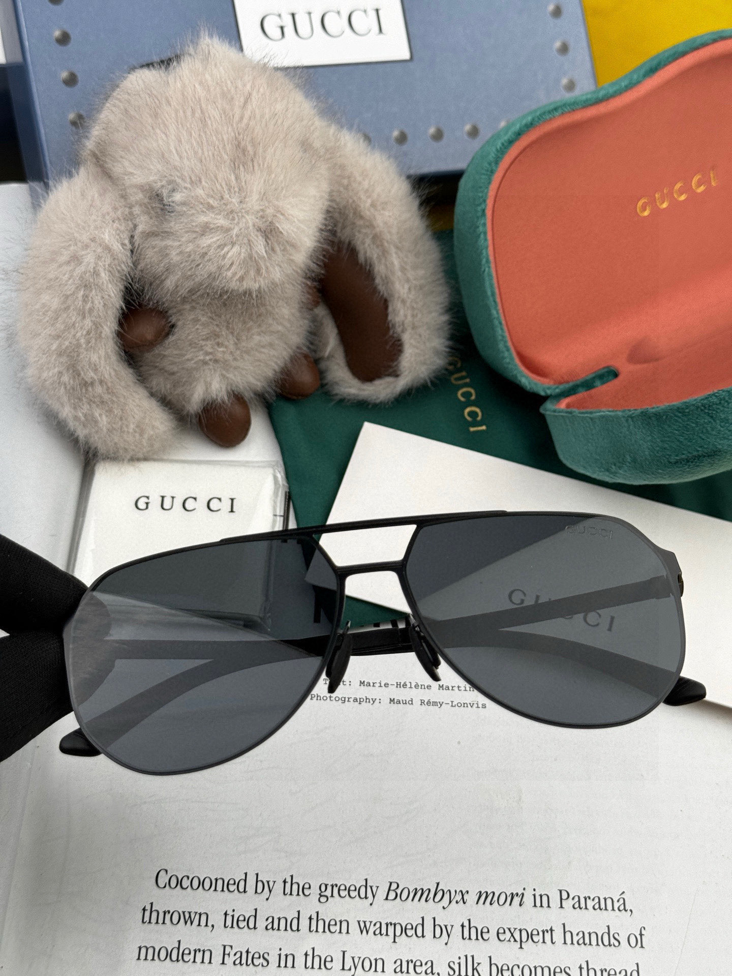        GUCCI 男款炫彩飞行员偏光太阳镜 ❤️材质：高清尼龙加厚卡槽高清偏光镜片 🌹无边框镜架