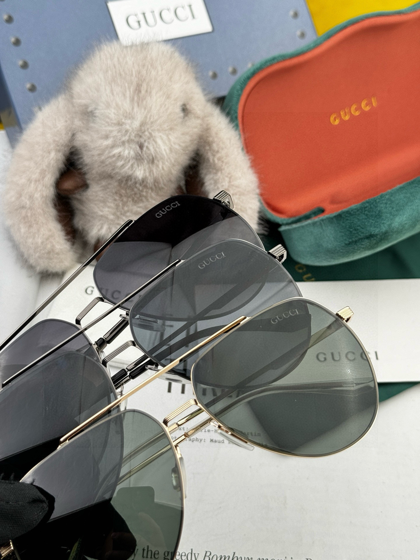         GUCCI 男款炫彩飞行员偏光太阳镜 ❤️材质：高清尼龙加厚卡槽高清偏光镜片 🌹无边框镜