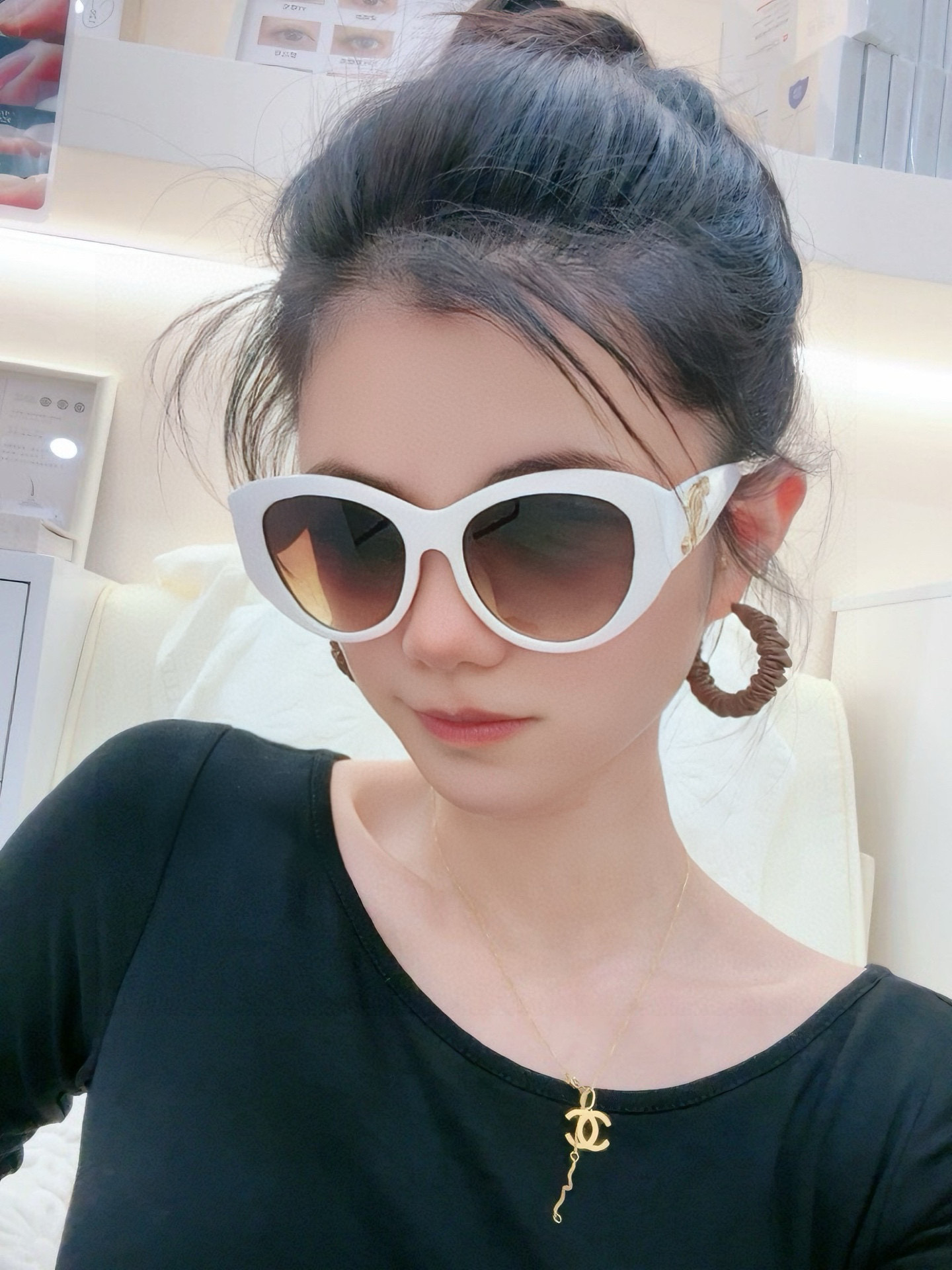    新品CHANEL 香奈儿太阳镜以独特魅力和前卫风格诠释春夏最新眼镜，质感超好佩带舒适 型号：CH4