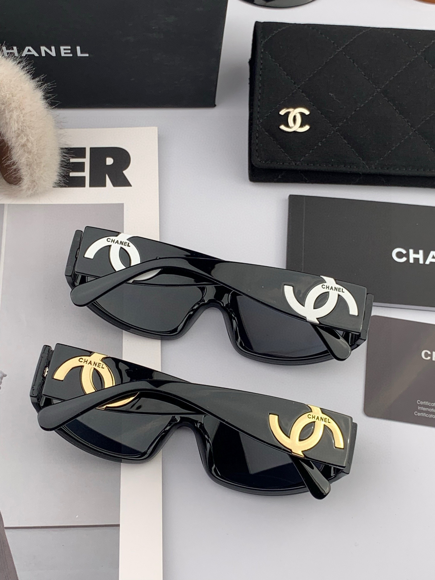    新品CHANEL 香奈儿太阳镜以独特魅力和前卫风格诠释春夏最新眼镜，质感超好佩带舒适 型号：CH2