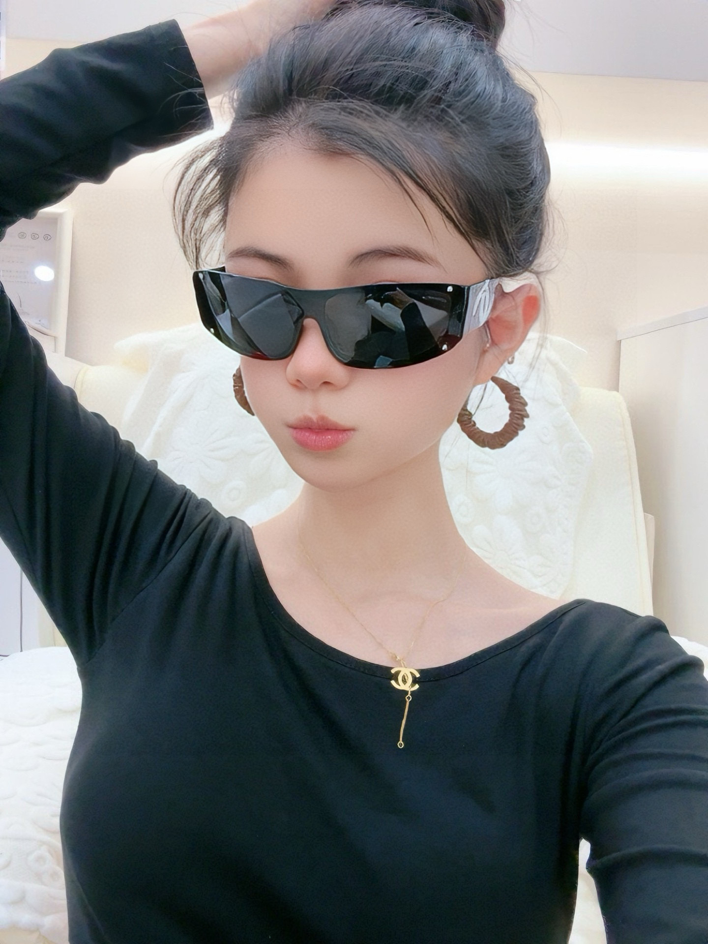    新品CHANEL 香奈儿太阳镜以独特魅力和前卫风格诠释春夏最新眼镜，质感超好佩带舒适 型号：CH2