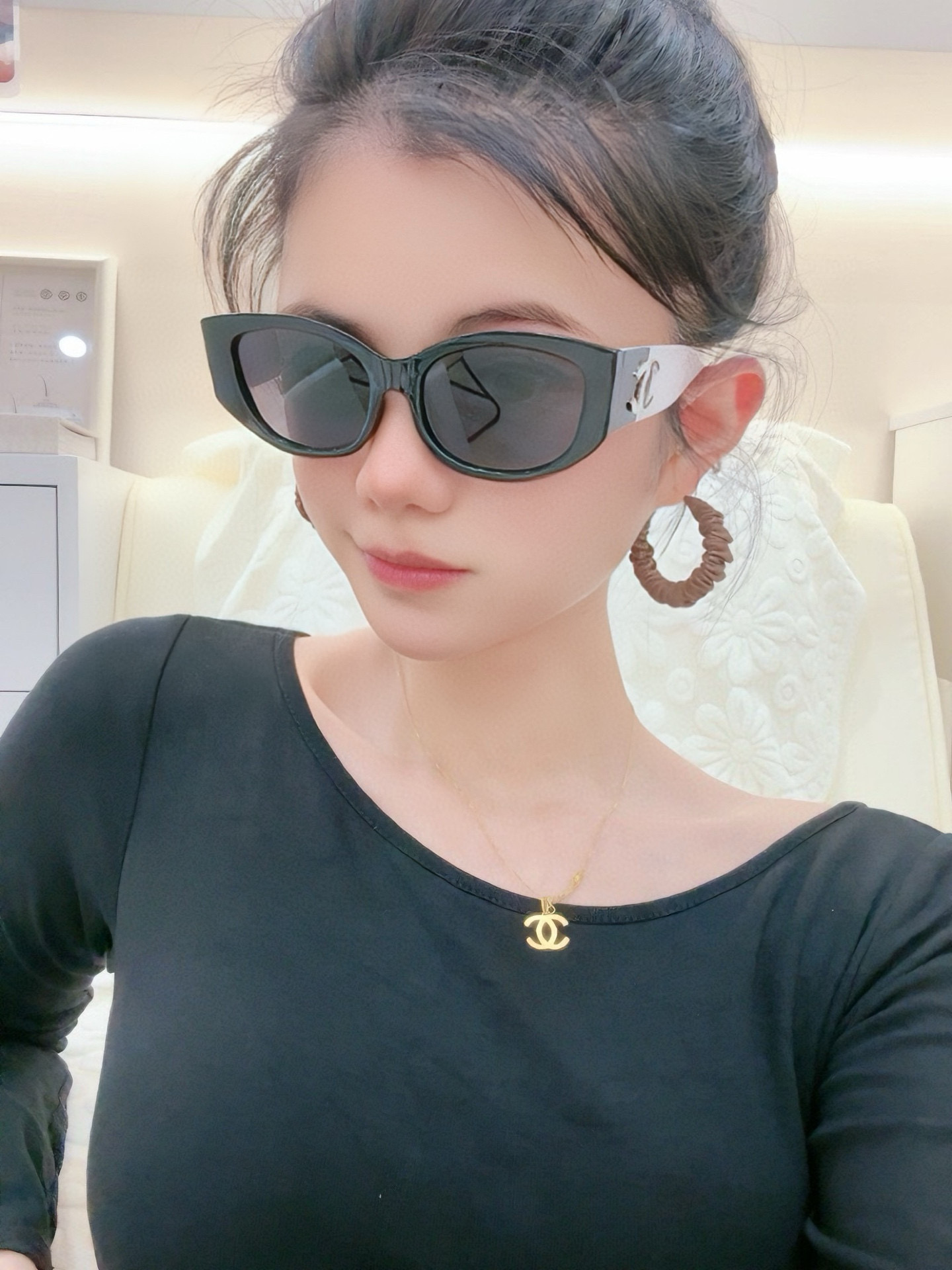    新品CHANEL 香奈儿太阳镜以独特魅力和前卫风格诠释春夏最新眼镜，质感超好佩带舒适 型号：CH5