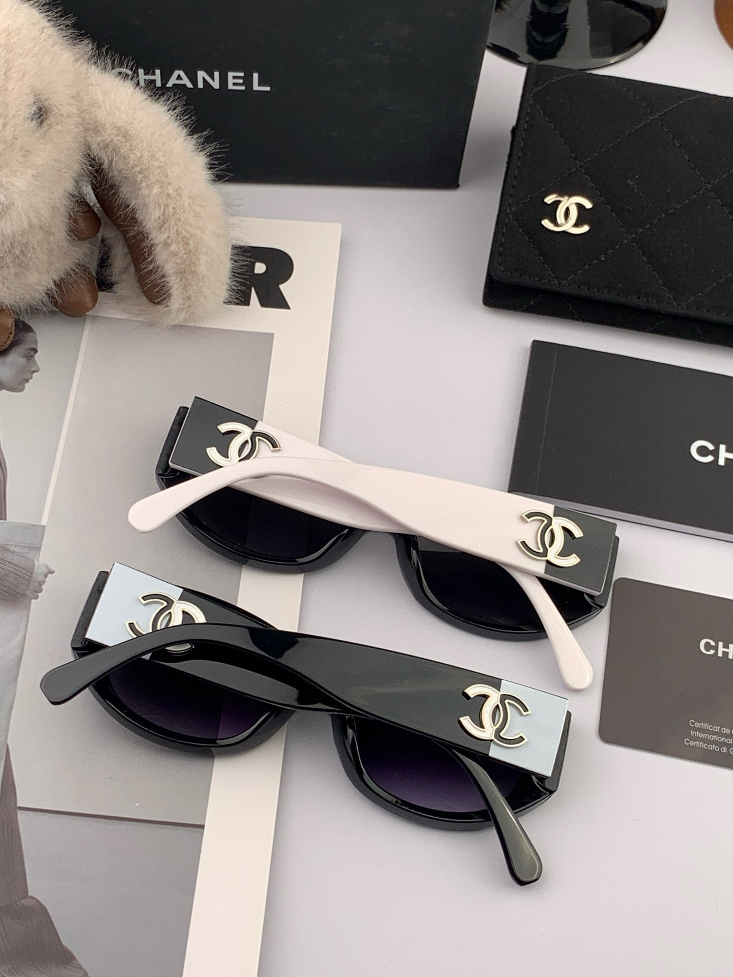    新品CHANEL 香奈儿太阳镜以独特魅力和前卫风格诠释春夏最新眼镜，质感超好佩带舒适 型号：CH5
