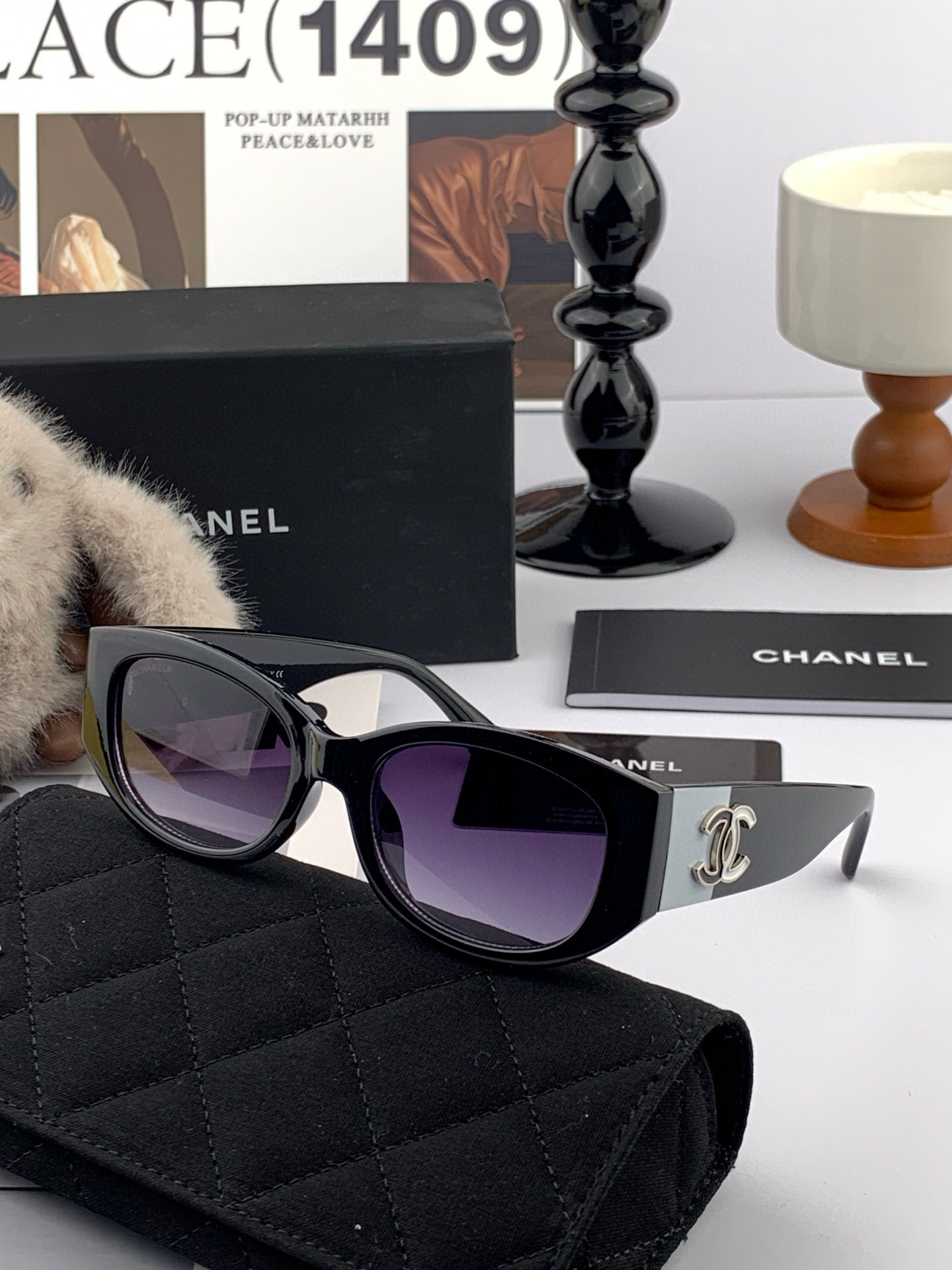    新品CHANEL 香奈儿太阳镜以独特魅力和前卫风格诠释春夏最新眼镜，质感超好佩带舒适 型号：CH5