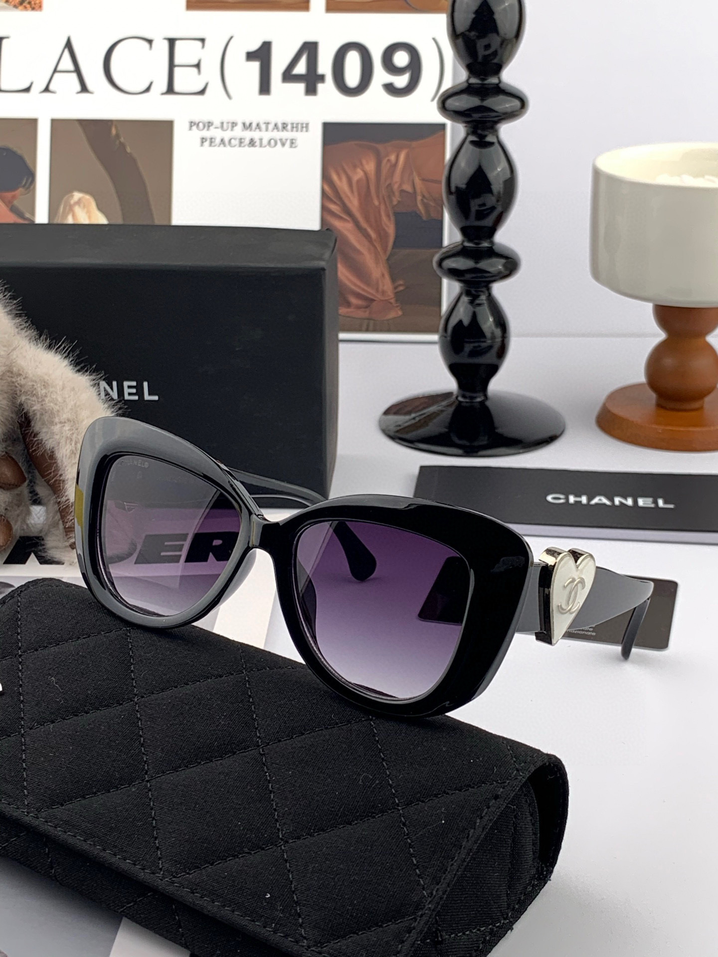    新品CHANEL 香奈儿太阳镜以独特魅力和前卫风格诠释春夏最新眼镜，质感超好佩带舒适 型号：CH8