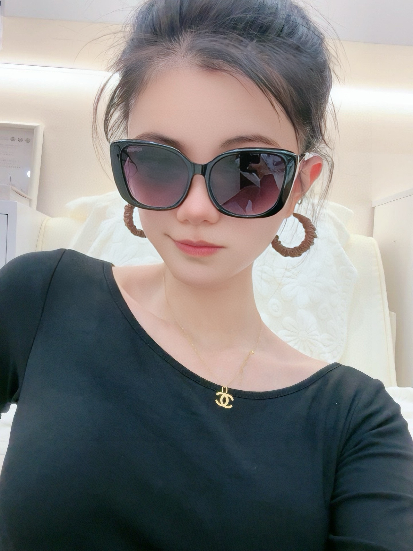    新品CHANEL 香奈儿太阳镜以独特魅力和前卫风格诠释春夏最新眼镜，质感超好佩带舒适 型号：CH0