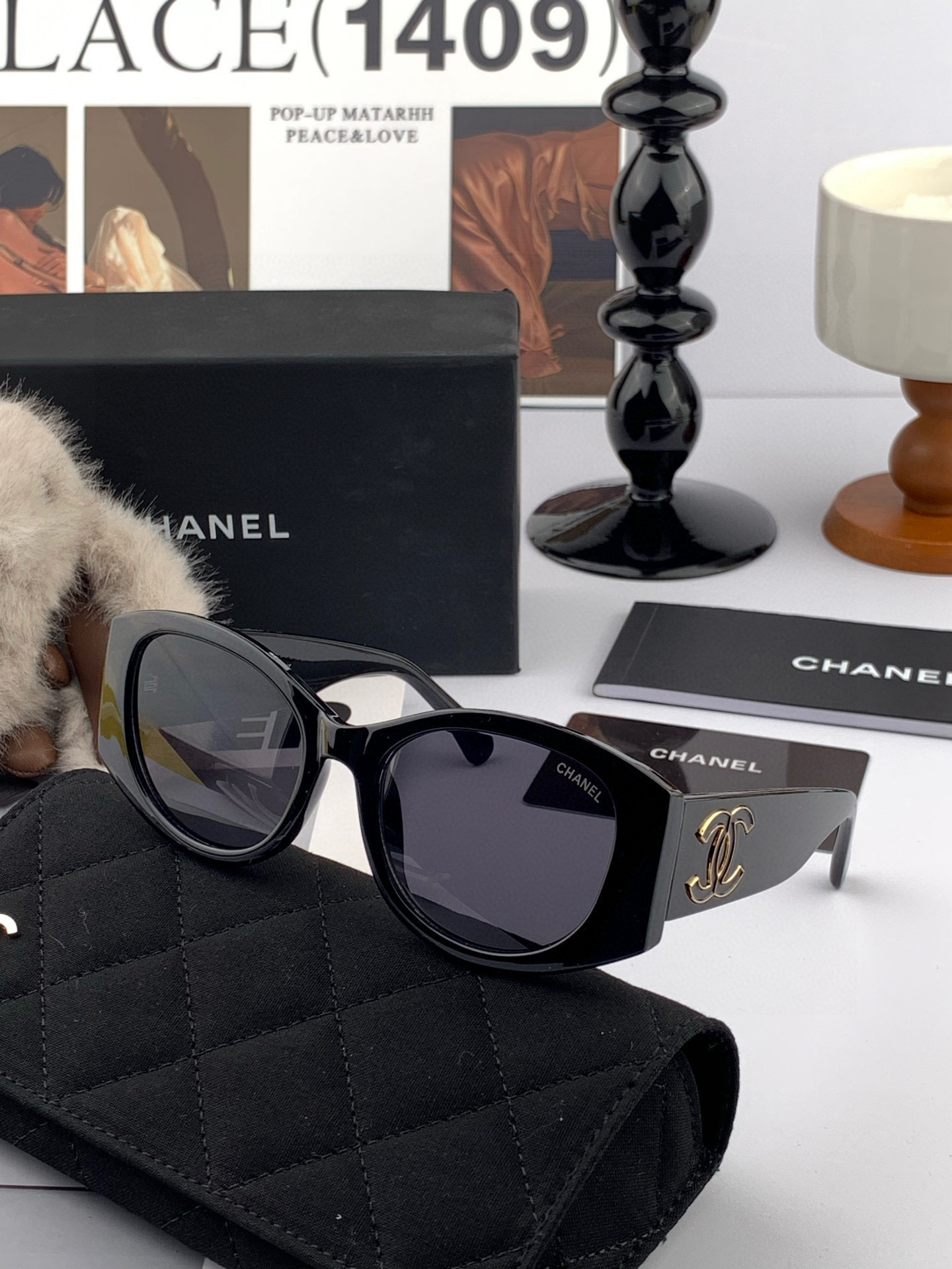    新品CHANEL 香奈儿太阳镜以独特魅力和前卫风格诠释春夏最新眼镜，质感超好佩带舒适 型号：CH0