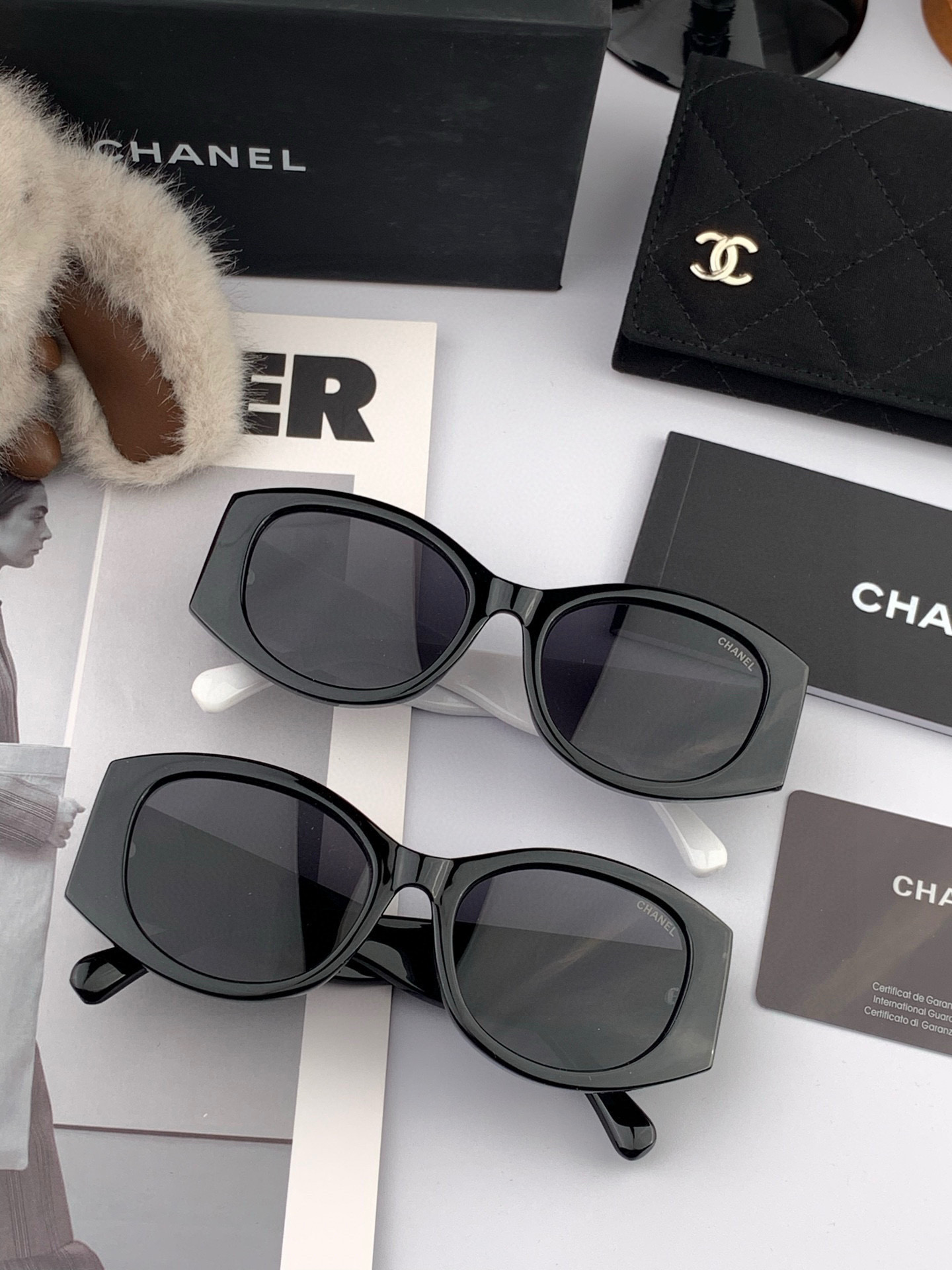    新品CHANEL 香奈儿太阳镜以独特魅力和前卫风格诠释春夏最新眼镜，质感超好佩带舒适 型号：CH0