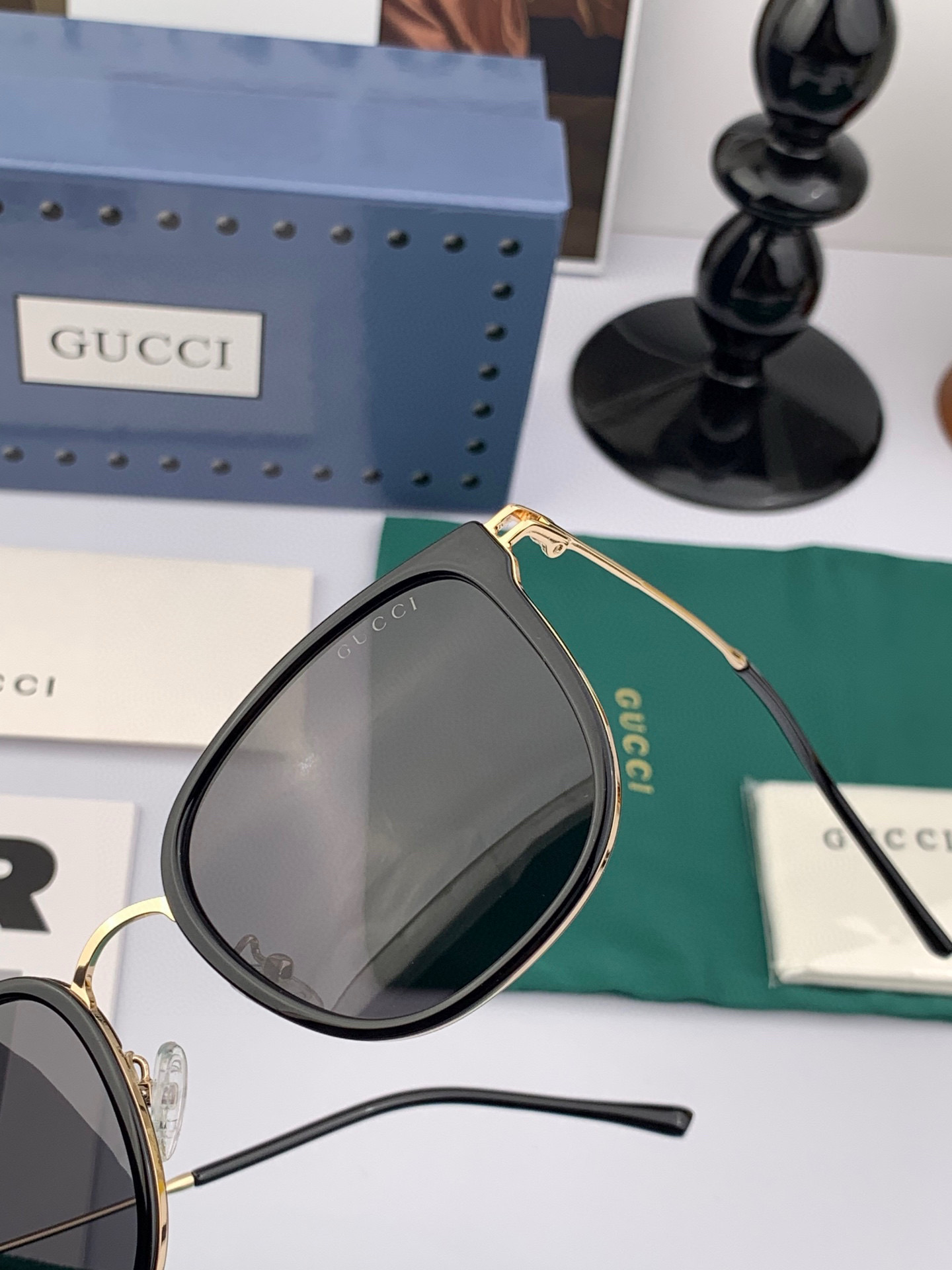   Gucci 。  高品质男女款墨镜   👍 进口宝丽来偏光镜片  。蛤蟆镜 开车钓鱼都可 。百搭显瘦