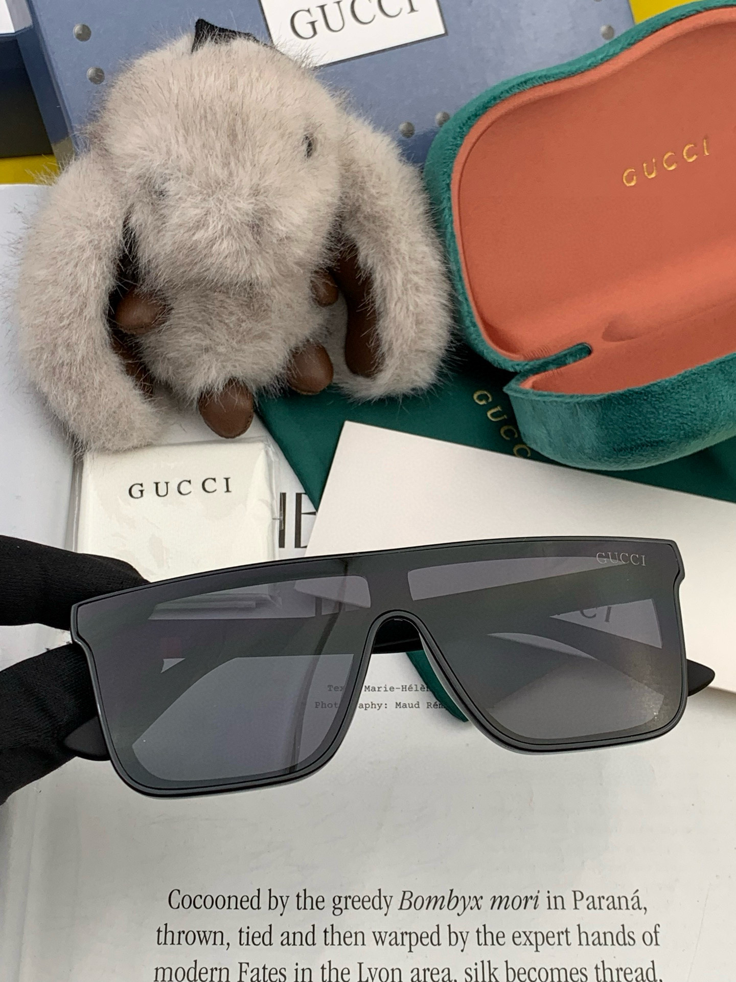   Gucci 。  高品质男女款墨镜   👍  。 开车钓鱼都可 。百搭显瘦墨镜韩版男士飞行员大框司机
