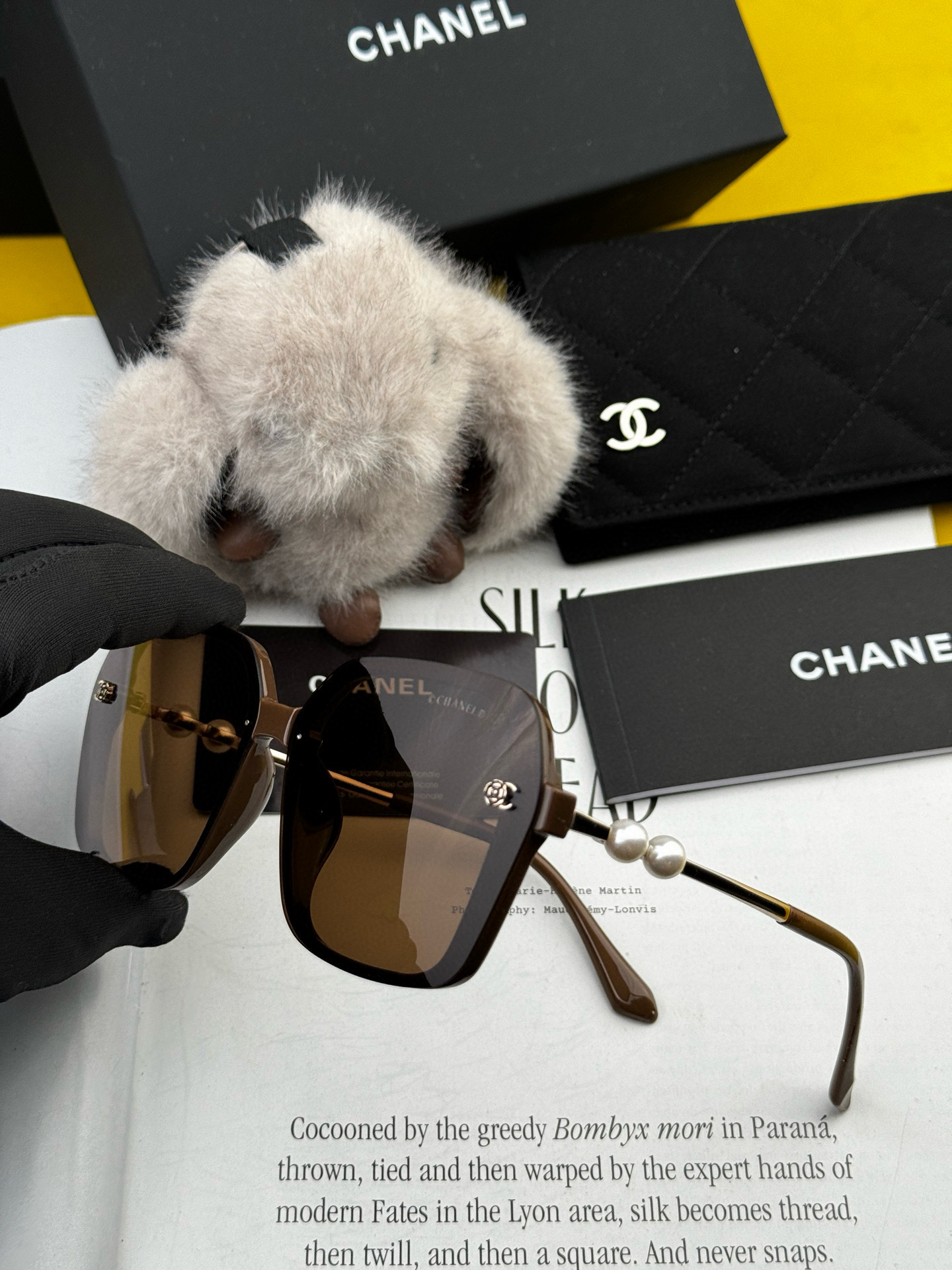 🔺CHANEL🔻2025官方早春新款，众多明星同款色香奈儿‼️‼️新款珍珠大框偏光墨镜 ，🌈🌈宝丽来超清