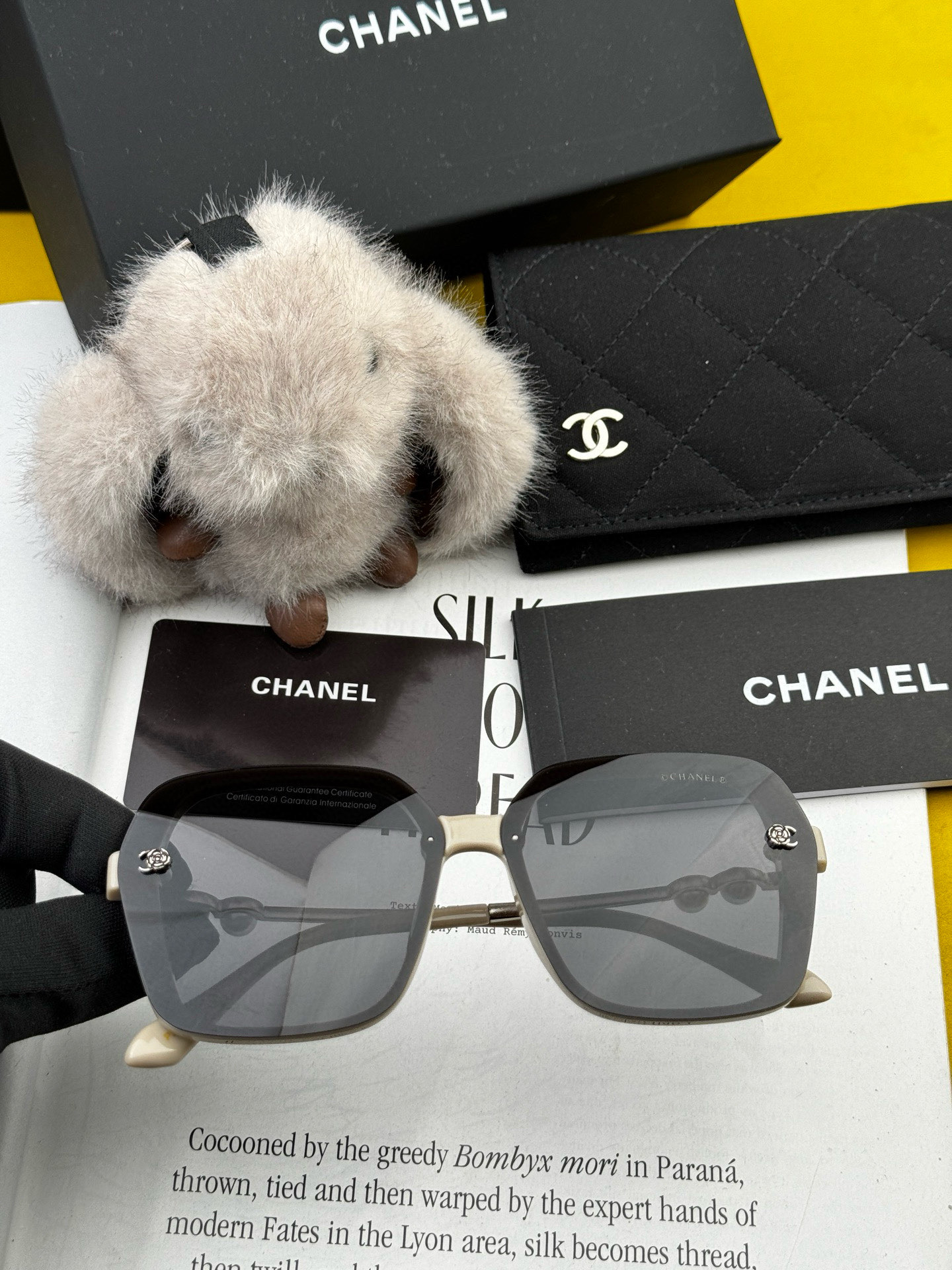 🔺CHANEL🔻2025官方早春新款，众多明星同款色香奈儿‼️‼️新款珍珠大框偏光墨镜 ，🌈🌈宝丽来超清