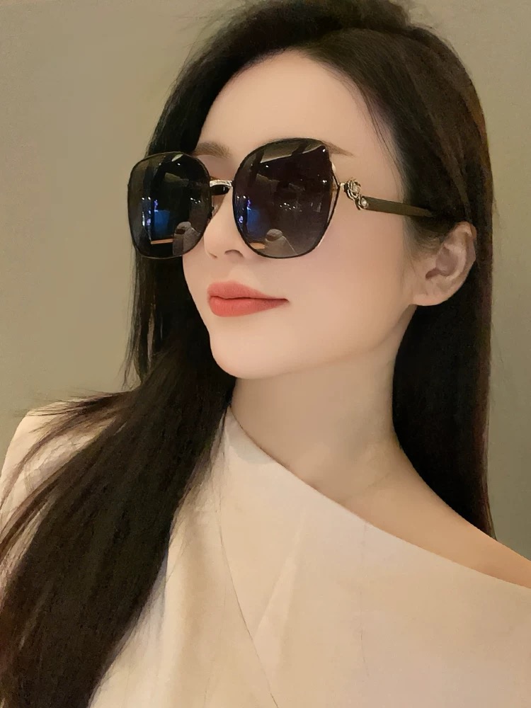  【CHANEL】香奈儿 2025新款山茶花潮流爆款 时尚圆框高清偏光太阳镜 佩戴舒适 网红潮款墨镜  