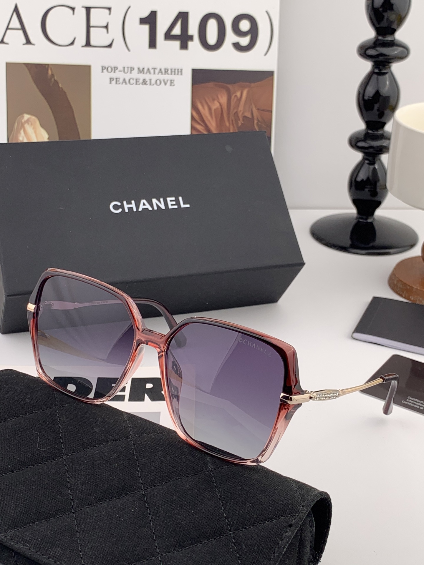 香奈儿 太阳镜🌞 2025开春新品超轻墨镜🆕众多博主网红都有配戴的 很有设计感 超前时尚💕 镜腿立体感十